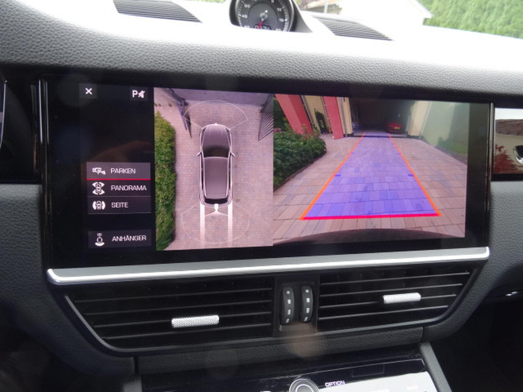 Porsche Cayenne S (2018) - Photo 9