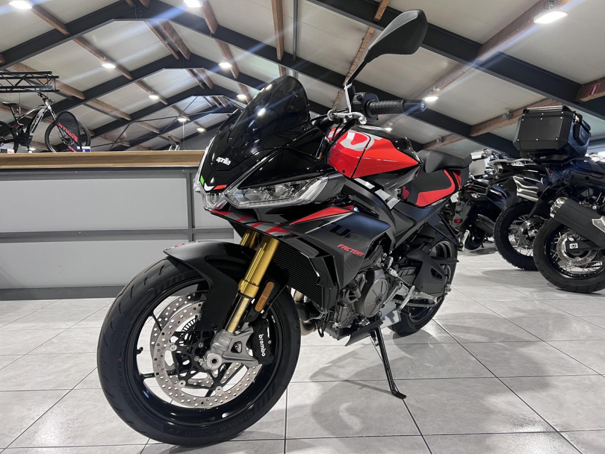 Aprilia Tuono 660 660 Factory (2026) - Foto 2