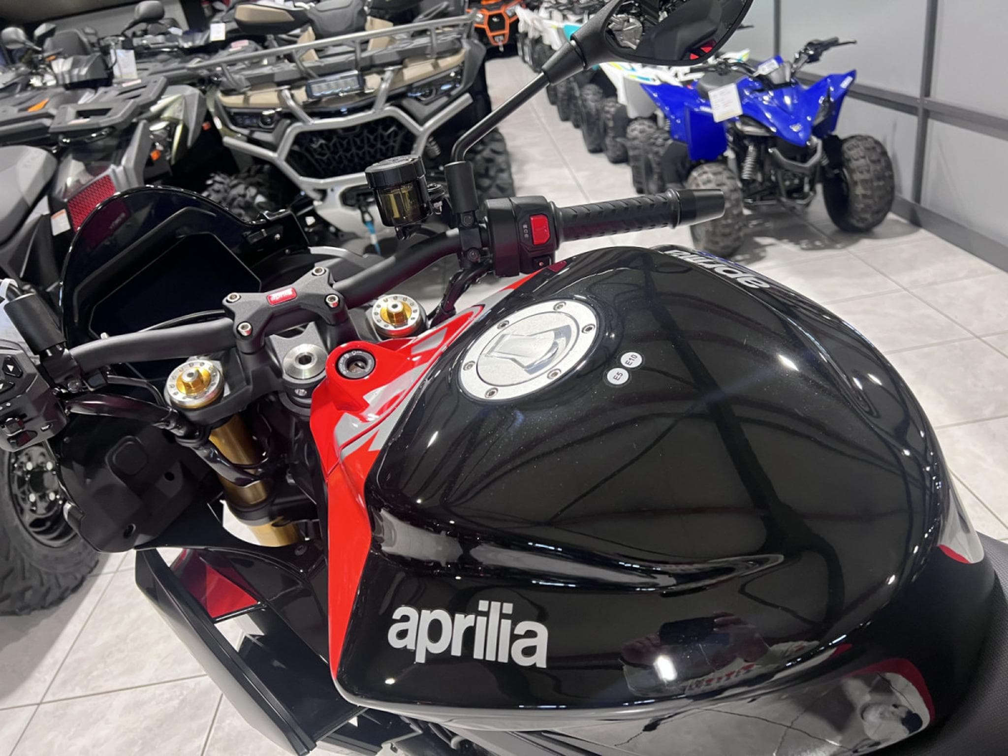 Aprilia Tuono 660 660 Factory (2026) - Foto 4