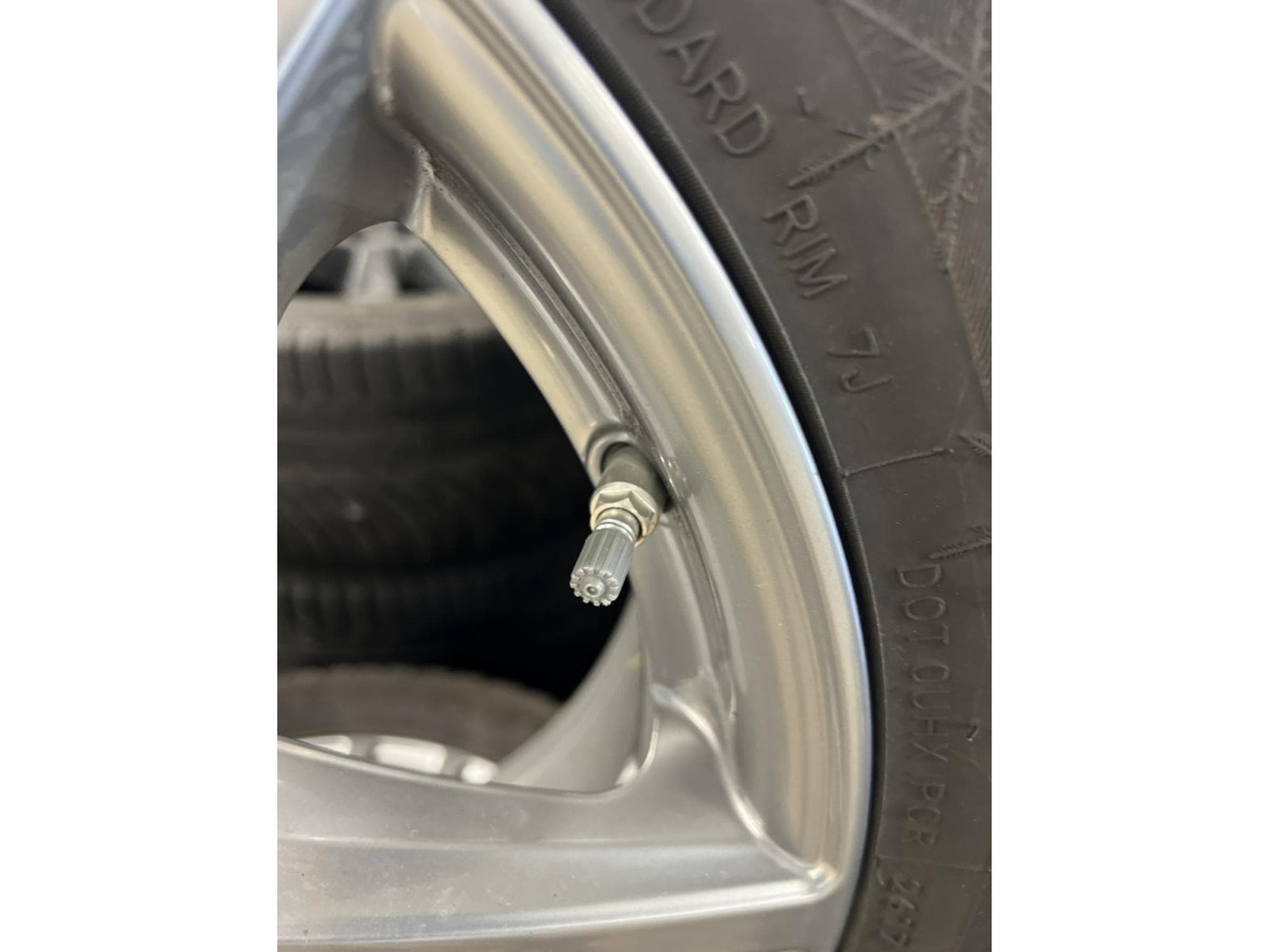 Jantes alu + Pneus h – 17" - Photo 4