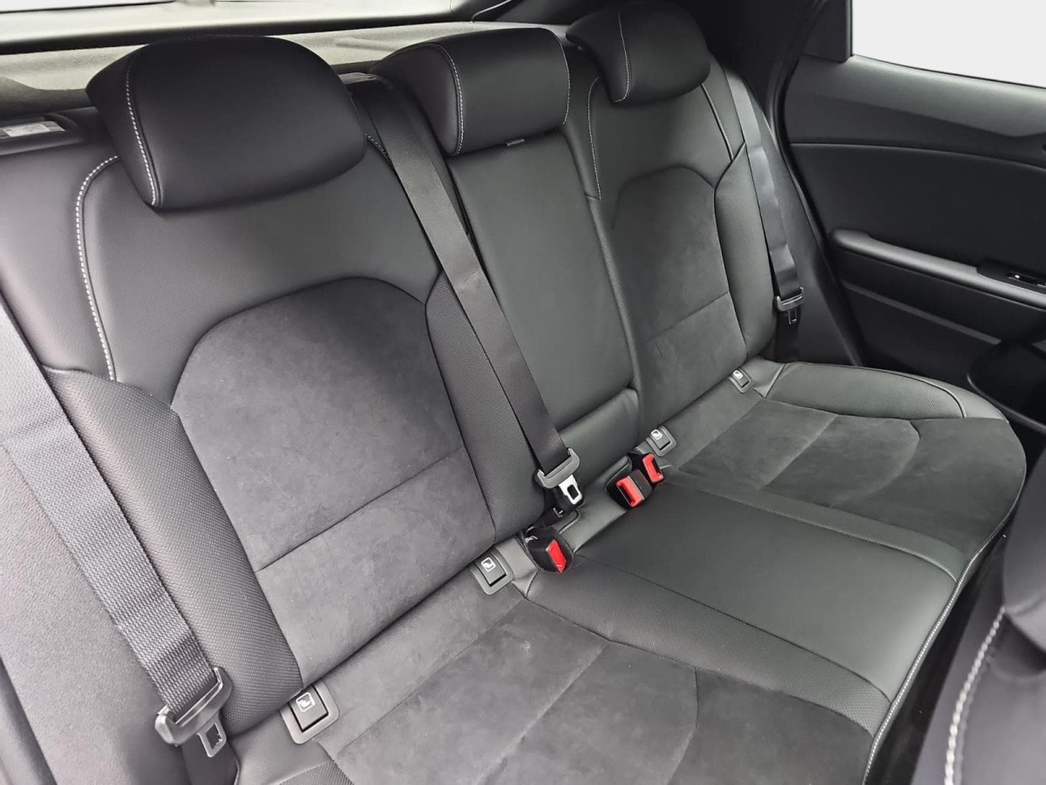 Kia XCeed 1.6 T-GDI DCT 180 GT-LINE (2026) - Photo 16