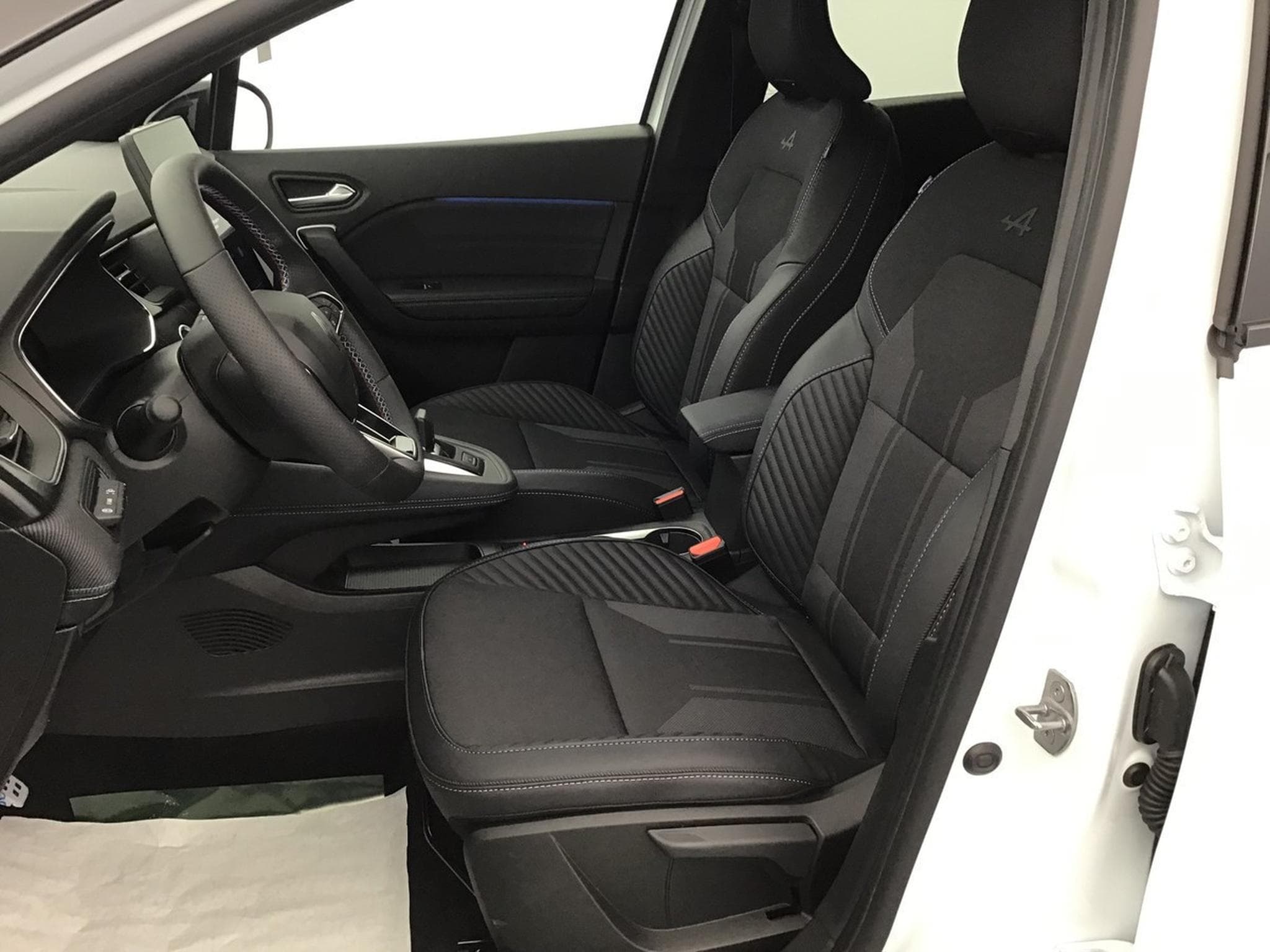 Renault Captur 1.6 Full Hybrid E-Tech 145 EDC Esprit Alpine (2026) - Foto 4