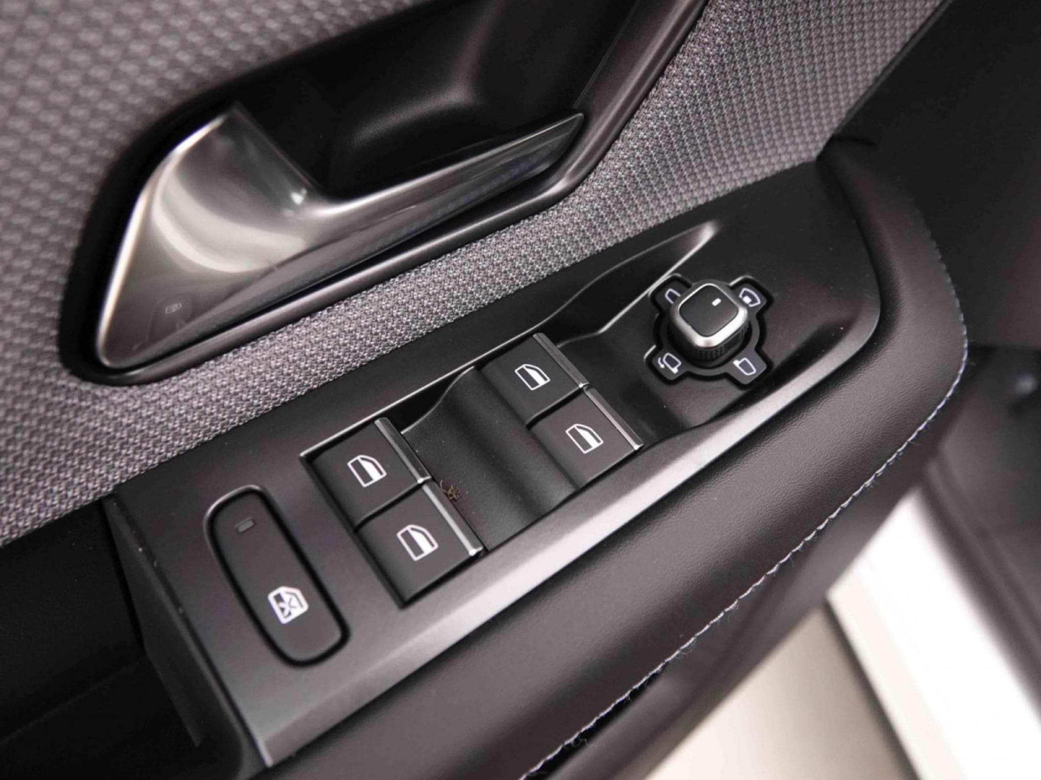 Opel Grandland 1.2 T Hybrid 145 GS (2025) - Foto 16