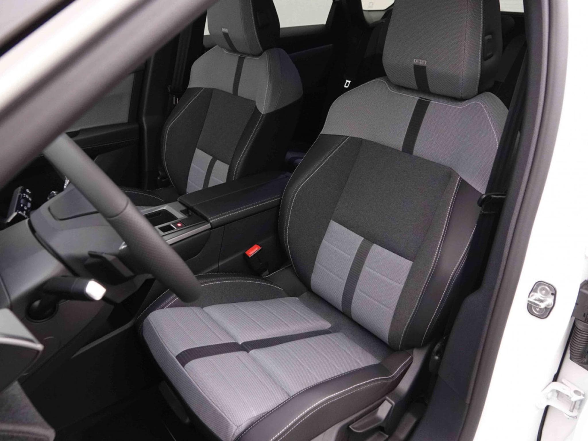 Opel Grandland 1.2 T Hybrid 145 GS (2025) - Foto 8