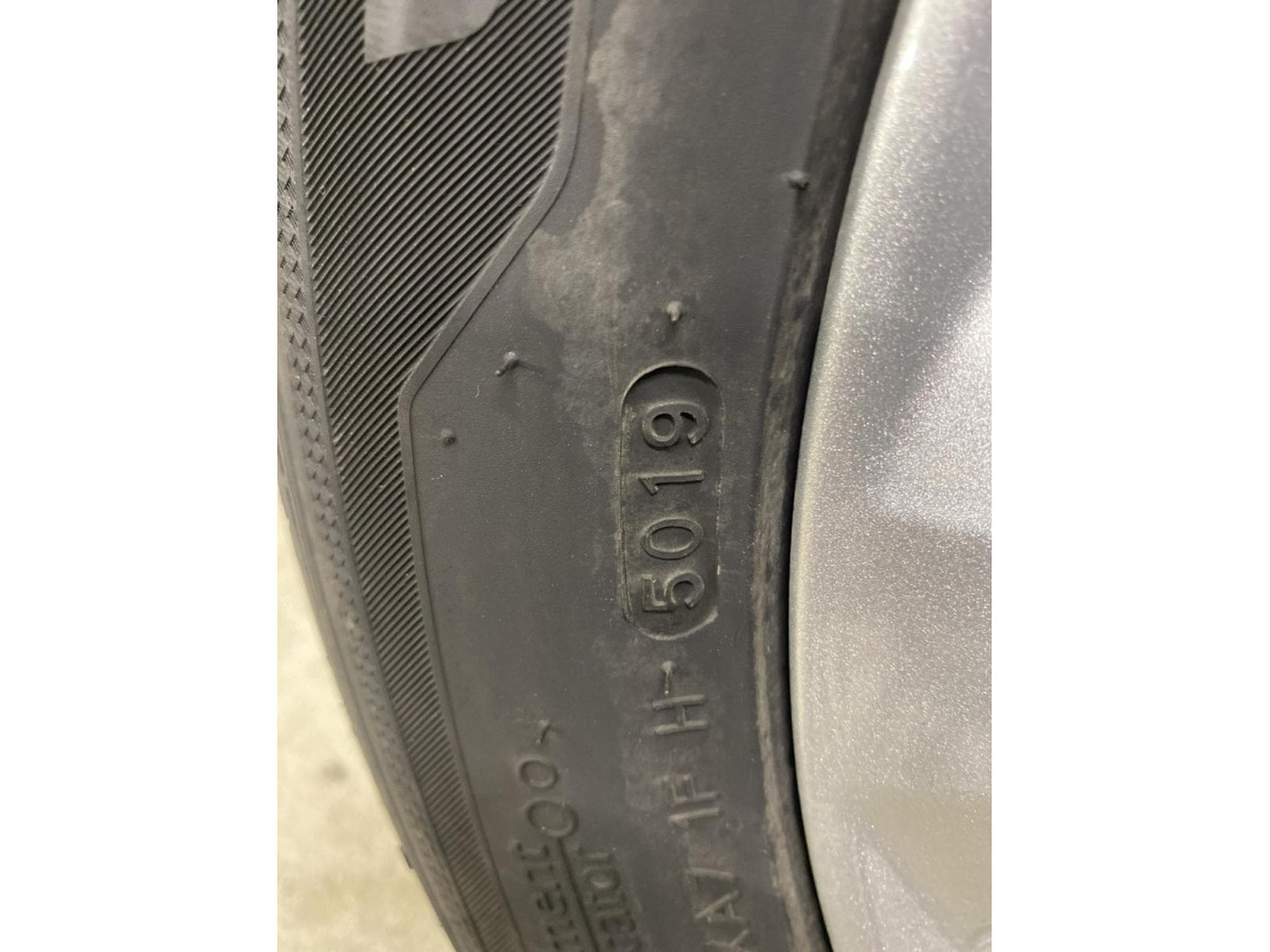 Jantes alu + Pneus é – 16" - Photo 2