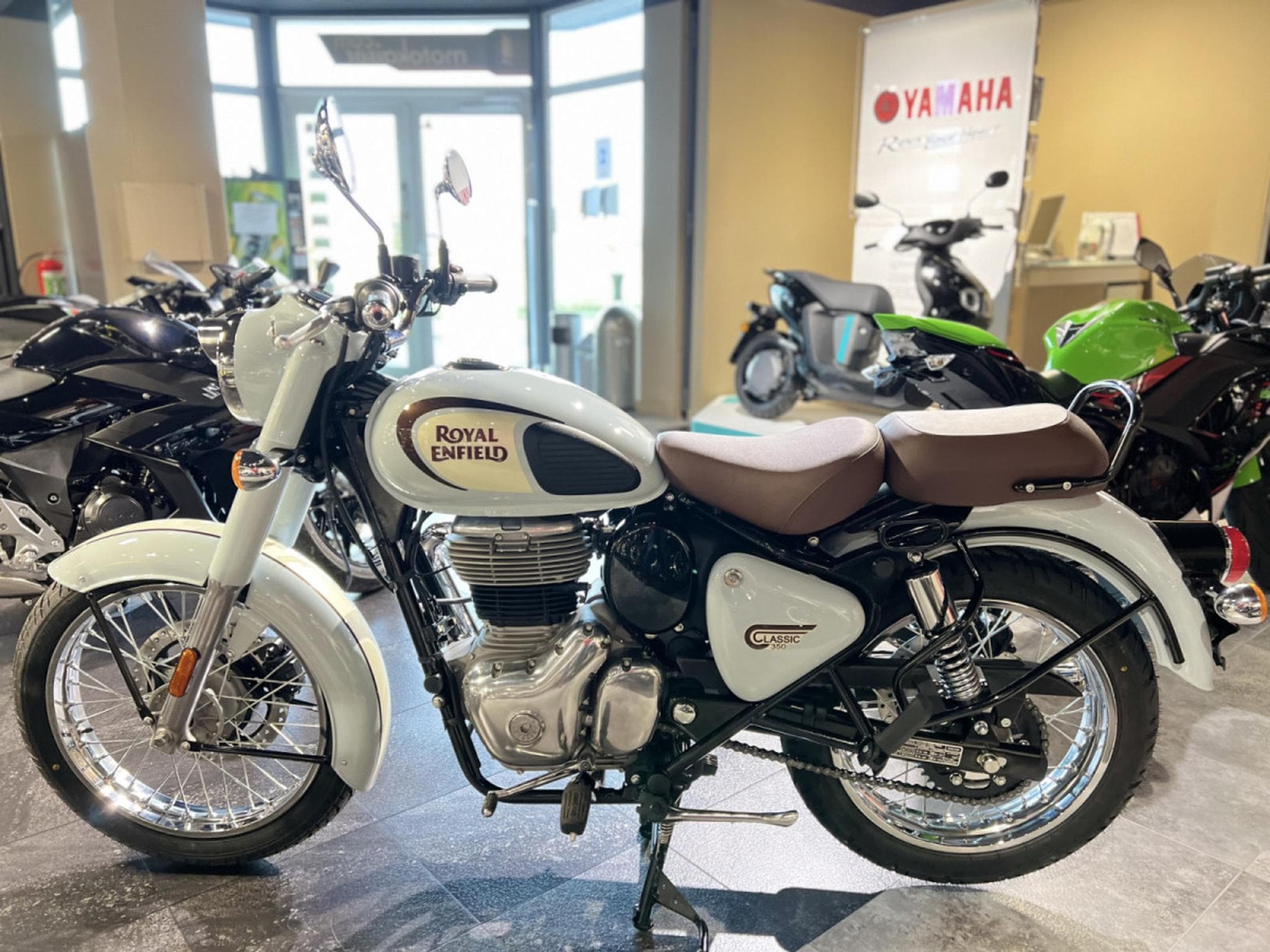 Royal Enfield Classic 350 (2024) - Photo 4