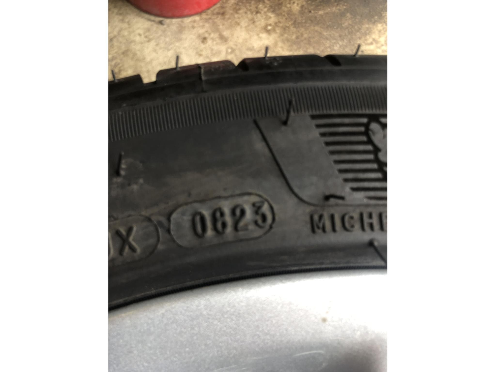 Jantes alu + Pneus é – 17" - Photo 4