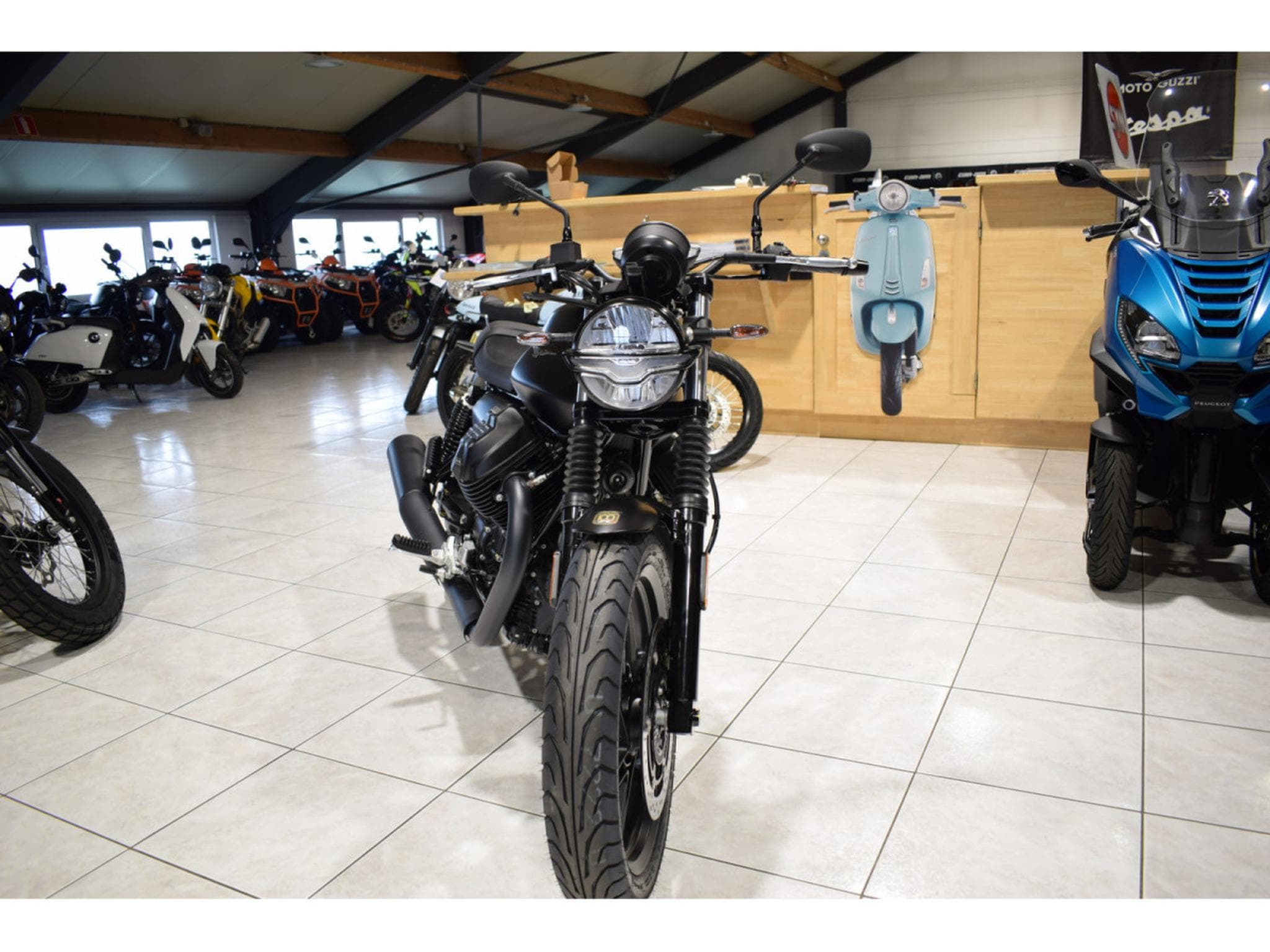 Moto Guzzi V7 STONE (2026) - Photo 2