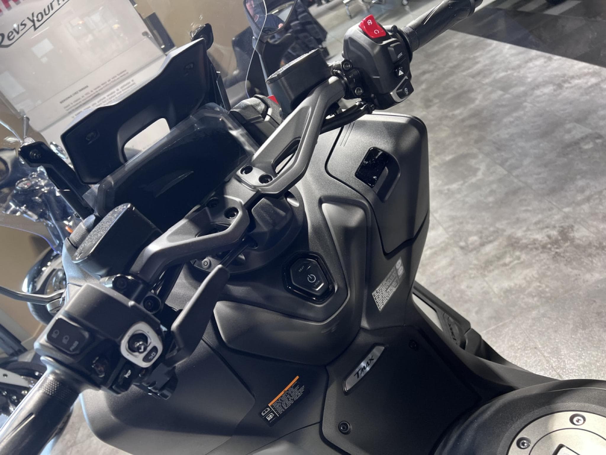 Yamaha T-Max (2026) - Photo 6