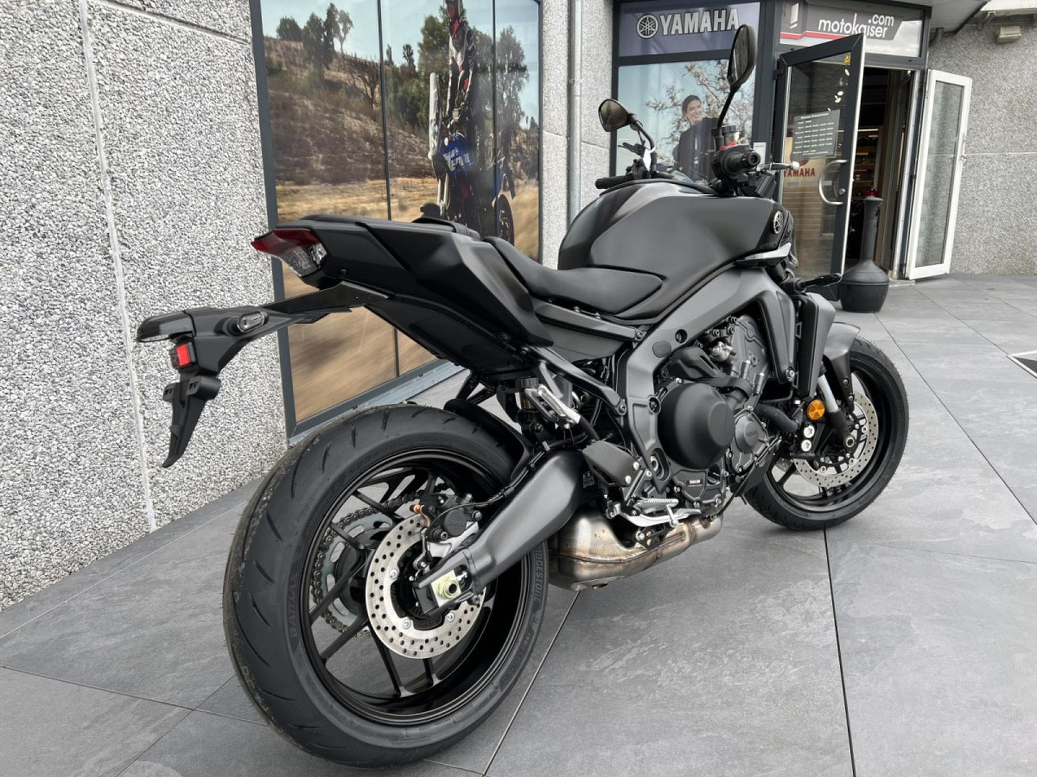 Yamaha MT09 Y-AMT (2025) - Photo 3