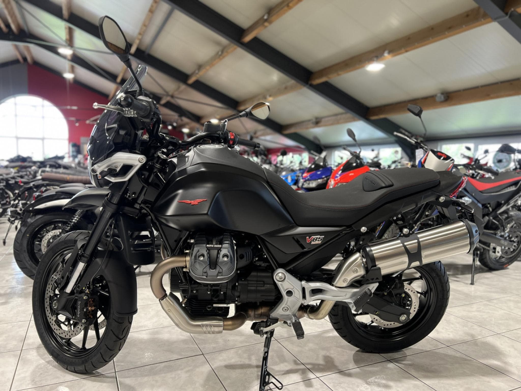 Moto Guzzi V85 TT  Strada (2024) - Photo 3