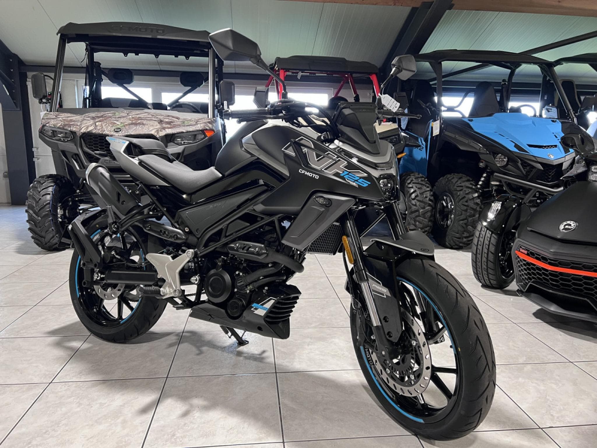 CF Moto 125 NK (2026) - Foto 7