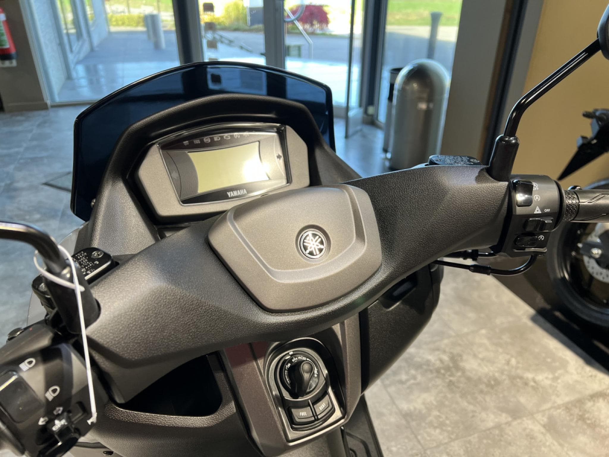 Yamaha N-Max Tech Max 125 (2026) - Photo 6