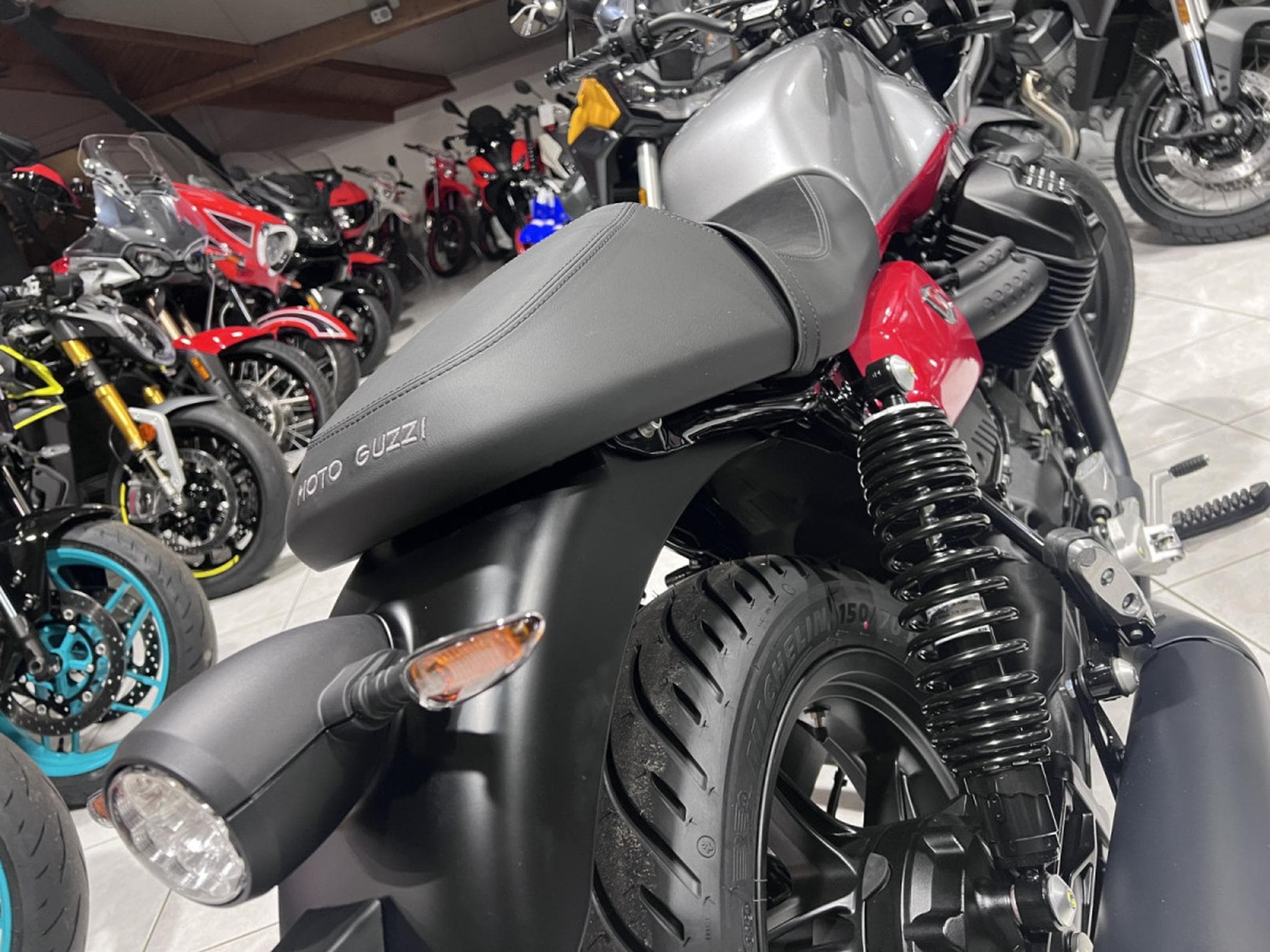 Moto Guzzi V7 CORSA (2026) - Foto 5