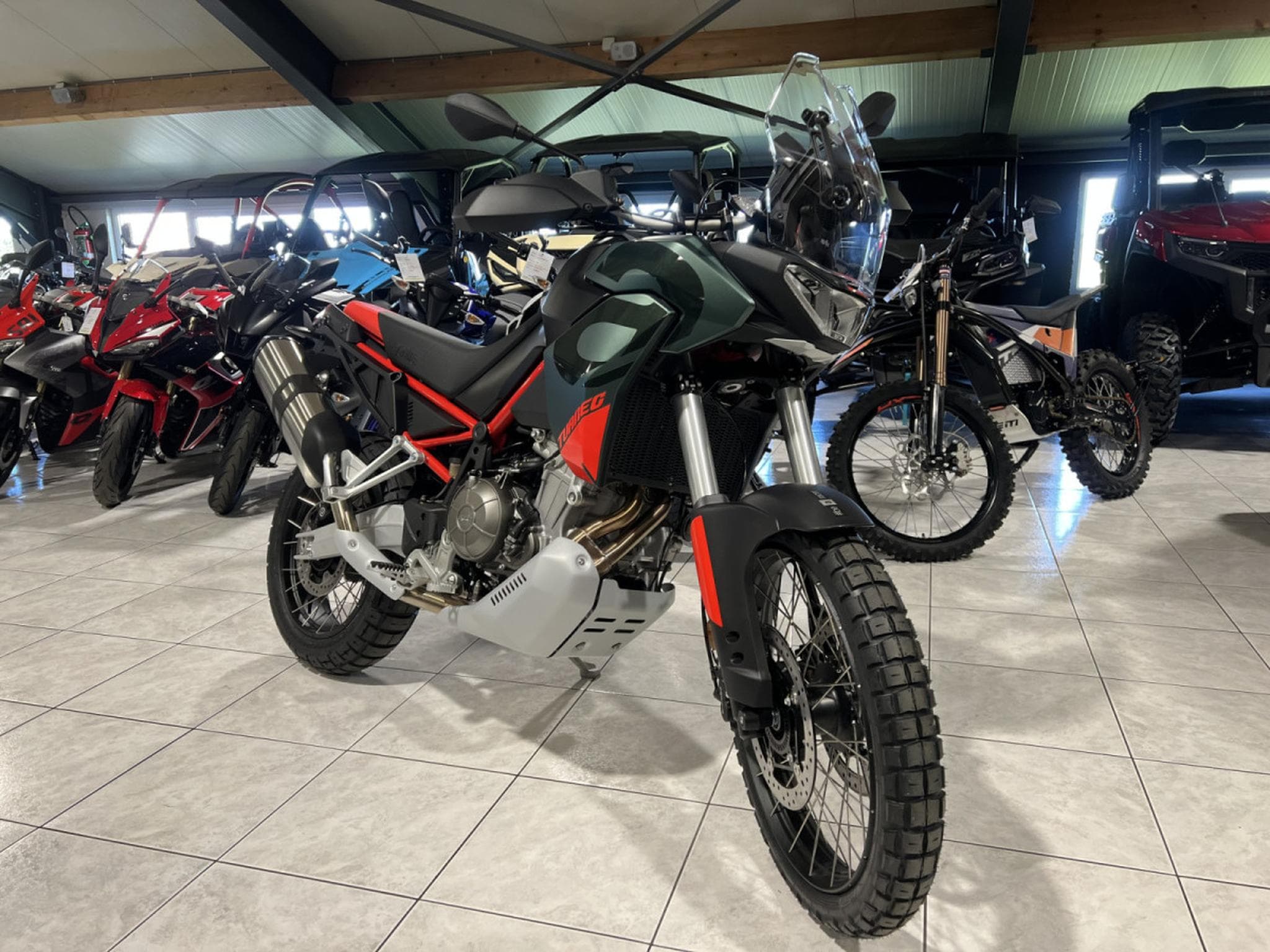 Aprilia Tuareg 660 Tornado Green disponible aussi en 35 KW (2026) - Foto 7