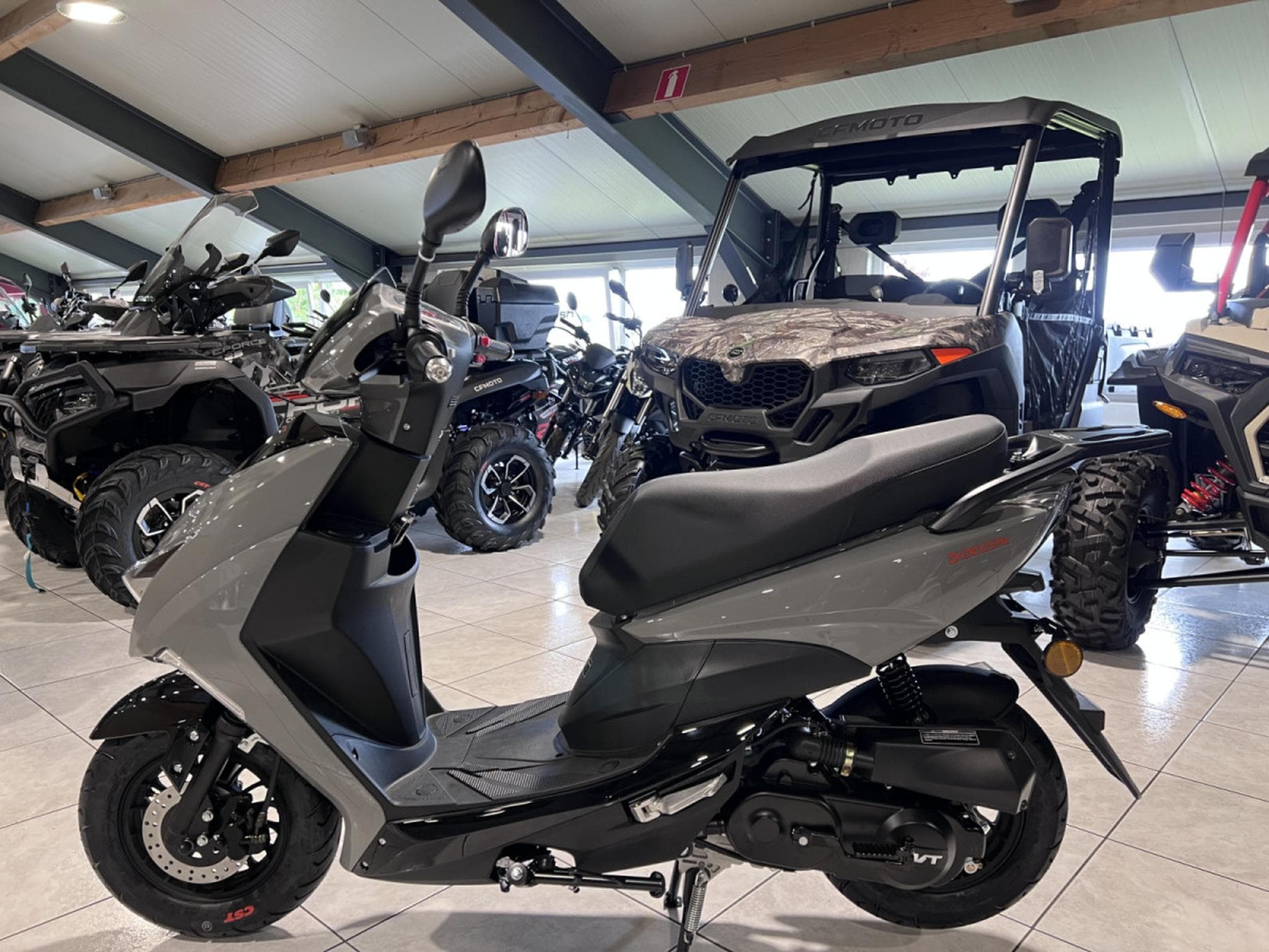 TNT Motor Dixon 10 CLASSE A 25 km/h (2024) - Foto 4