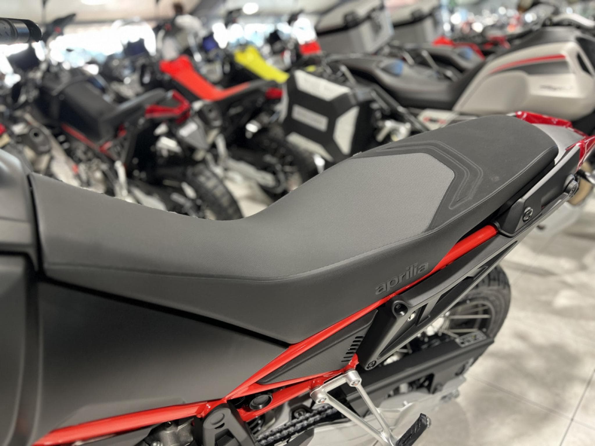 Aprilia Tuareg 660 ATREIDS BLACK disponible aussi en 35 KW (2024) - Foto 6