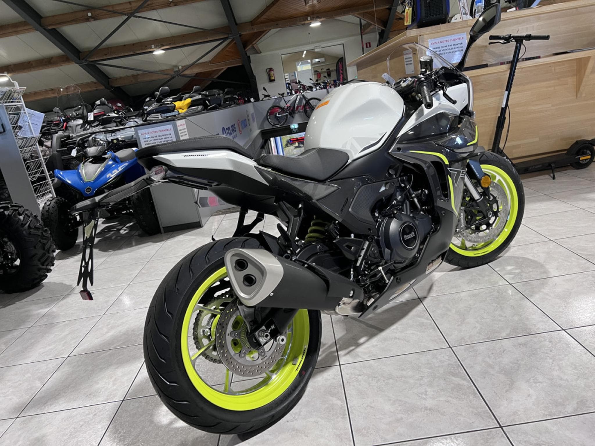 Benelli Tornado 550 (2026) - Foto 3