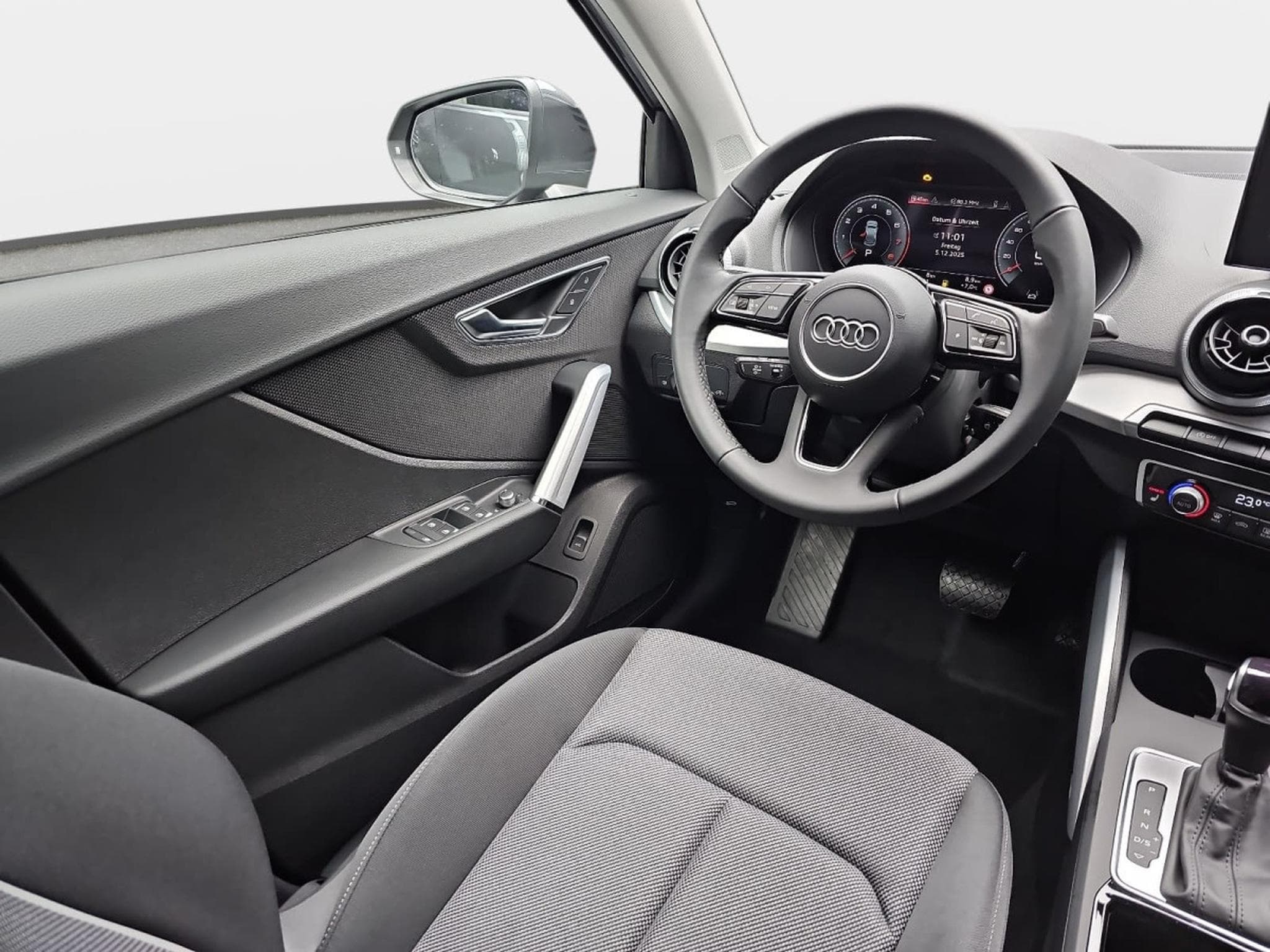 Audi Q2 35 TFSI S-Tronic 150  S-Line (2025) - Foto 8