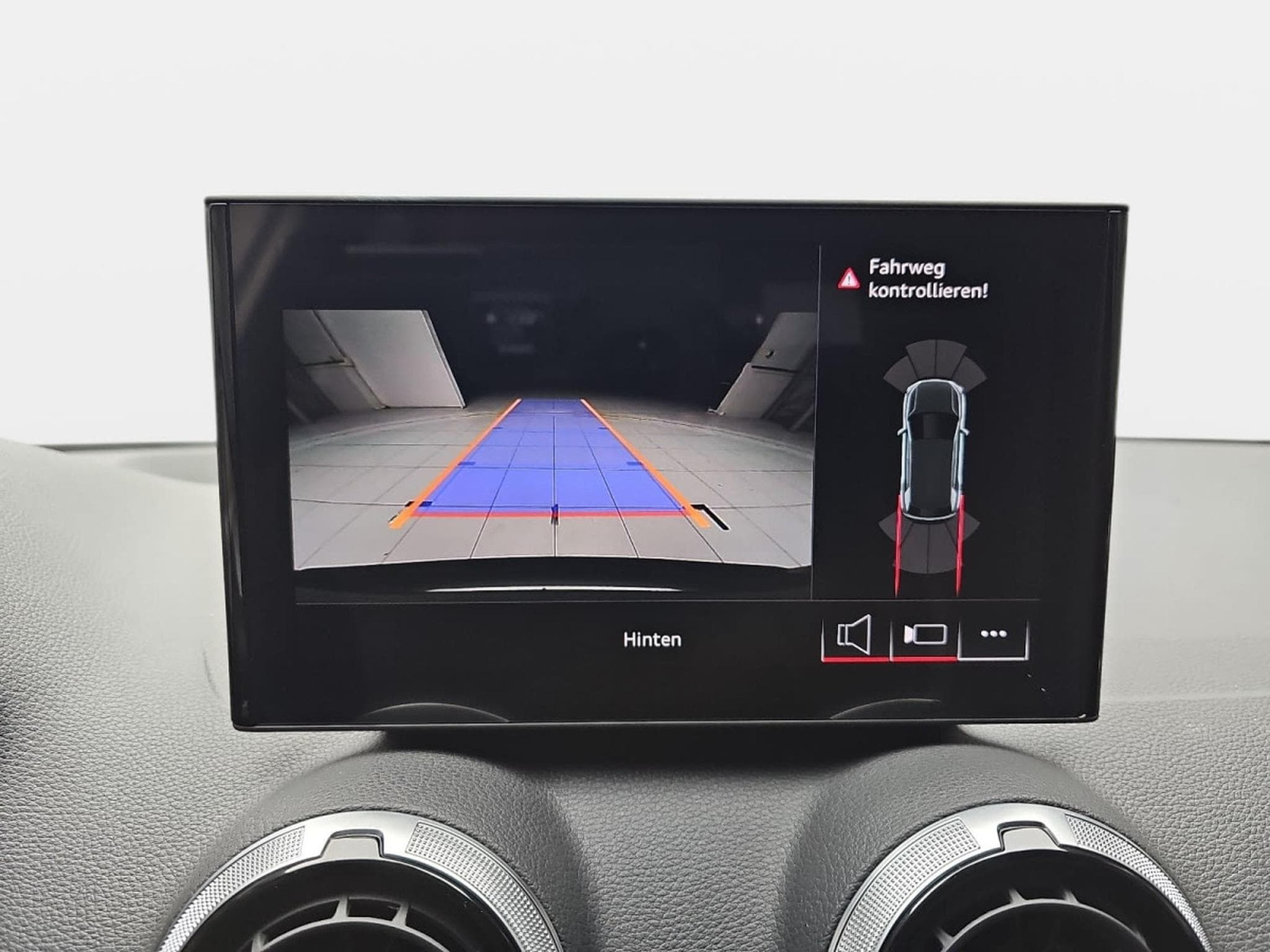 Audi Q2 35 TFSI S-Tronic 150  S-Line (2025) - Foto 9