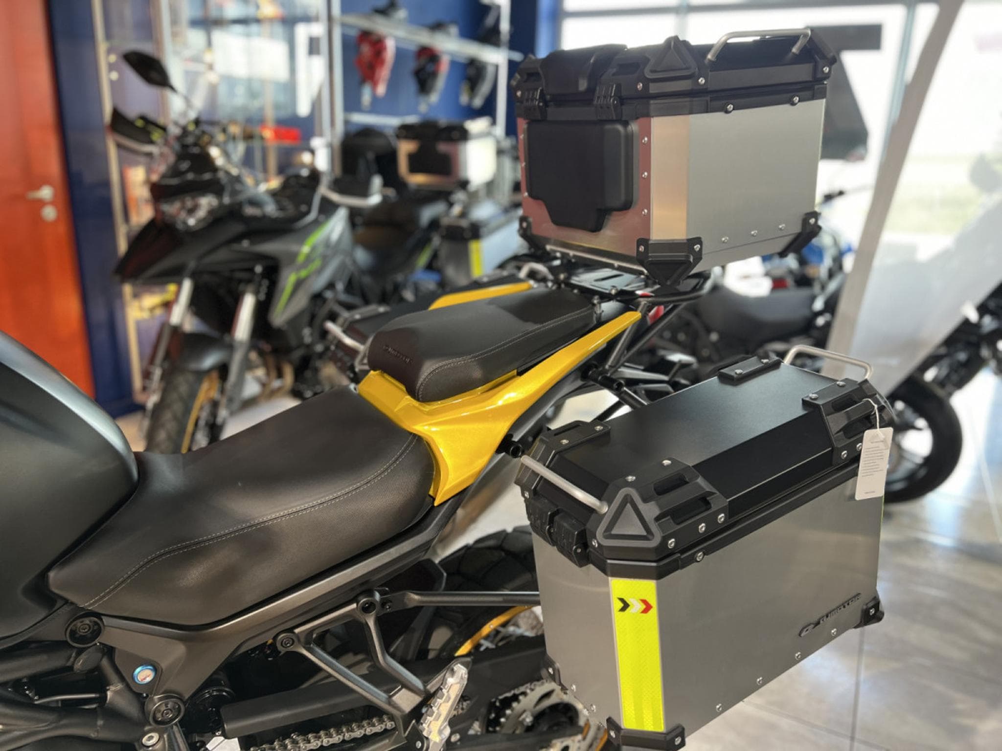 QJmotor SRT 800 SX TOURING (2024) - Foto 5