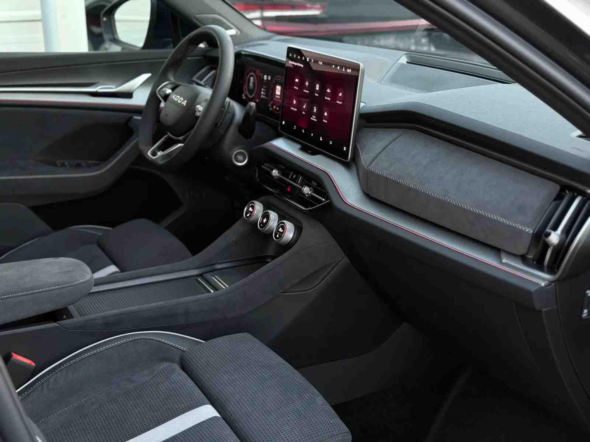 Skoda Kodiaq 2.0 TSi DSG 204 4x4 Sportline (2025) - Foto 9