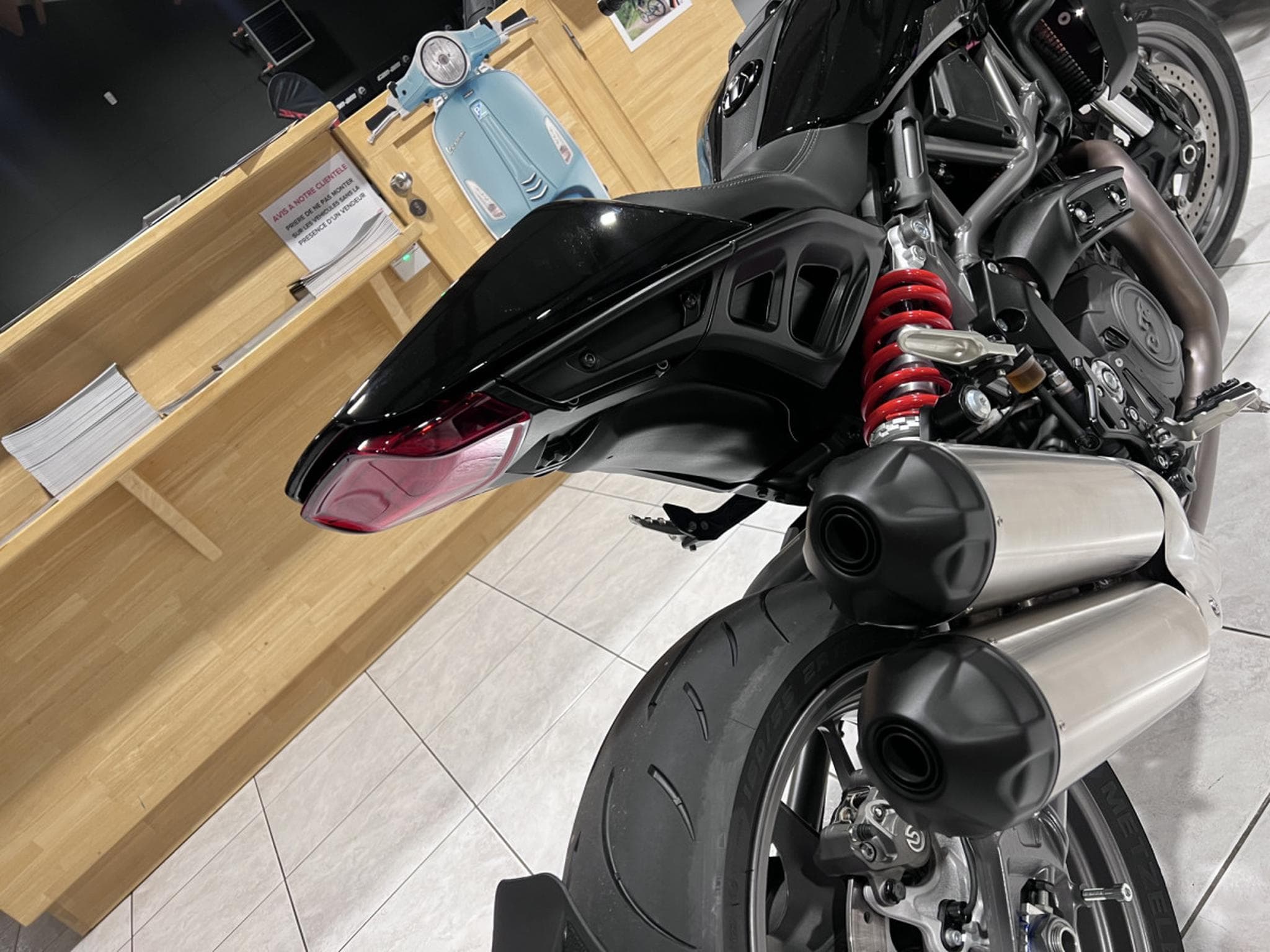 Indian FTR SPORT (2025) - Foto 5