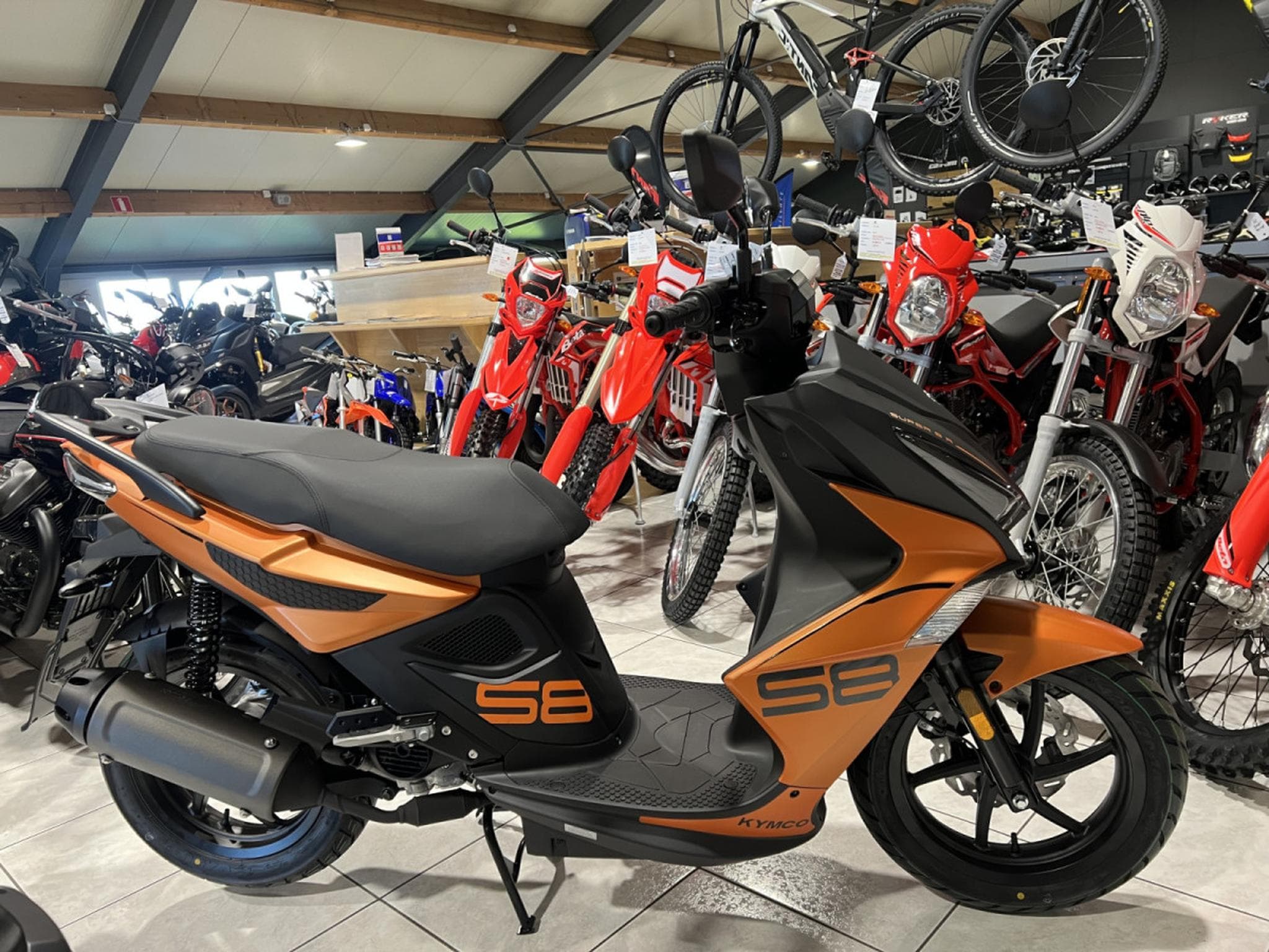 Kymco Super 8 R (2024) - Foto 1
