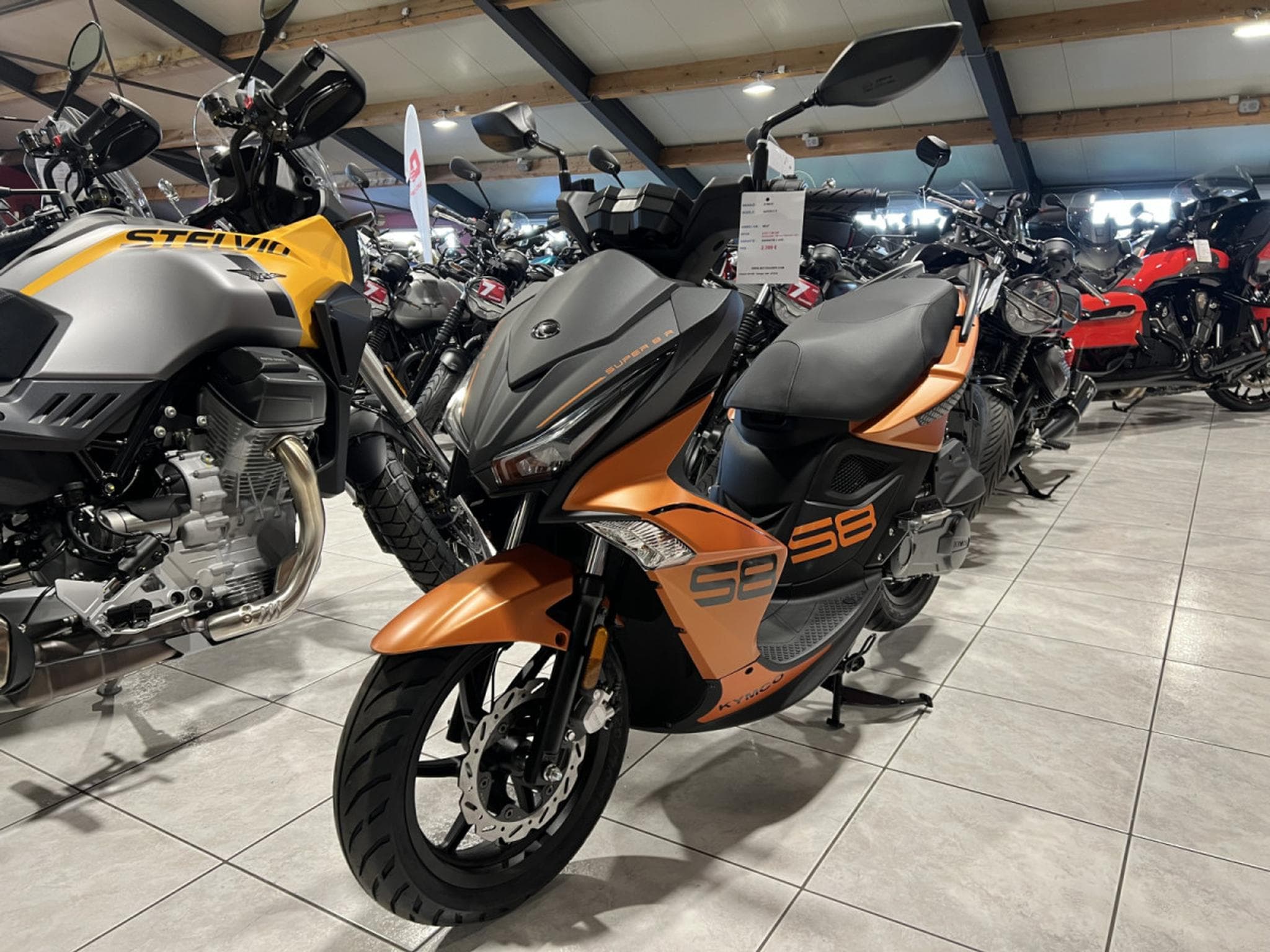 Kymco Super 8 R (2024) - Foto 2