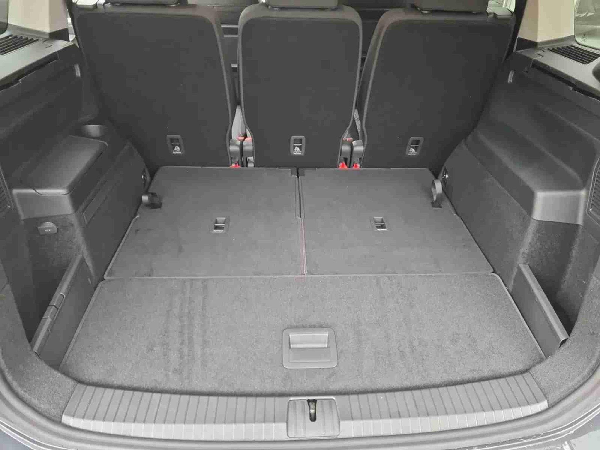 VW Touran 1.5 TSI 150 DSG Confortline 7 places (2025) - Foto 13