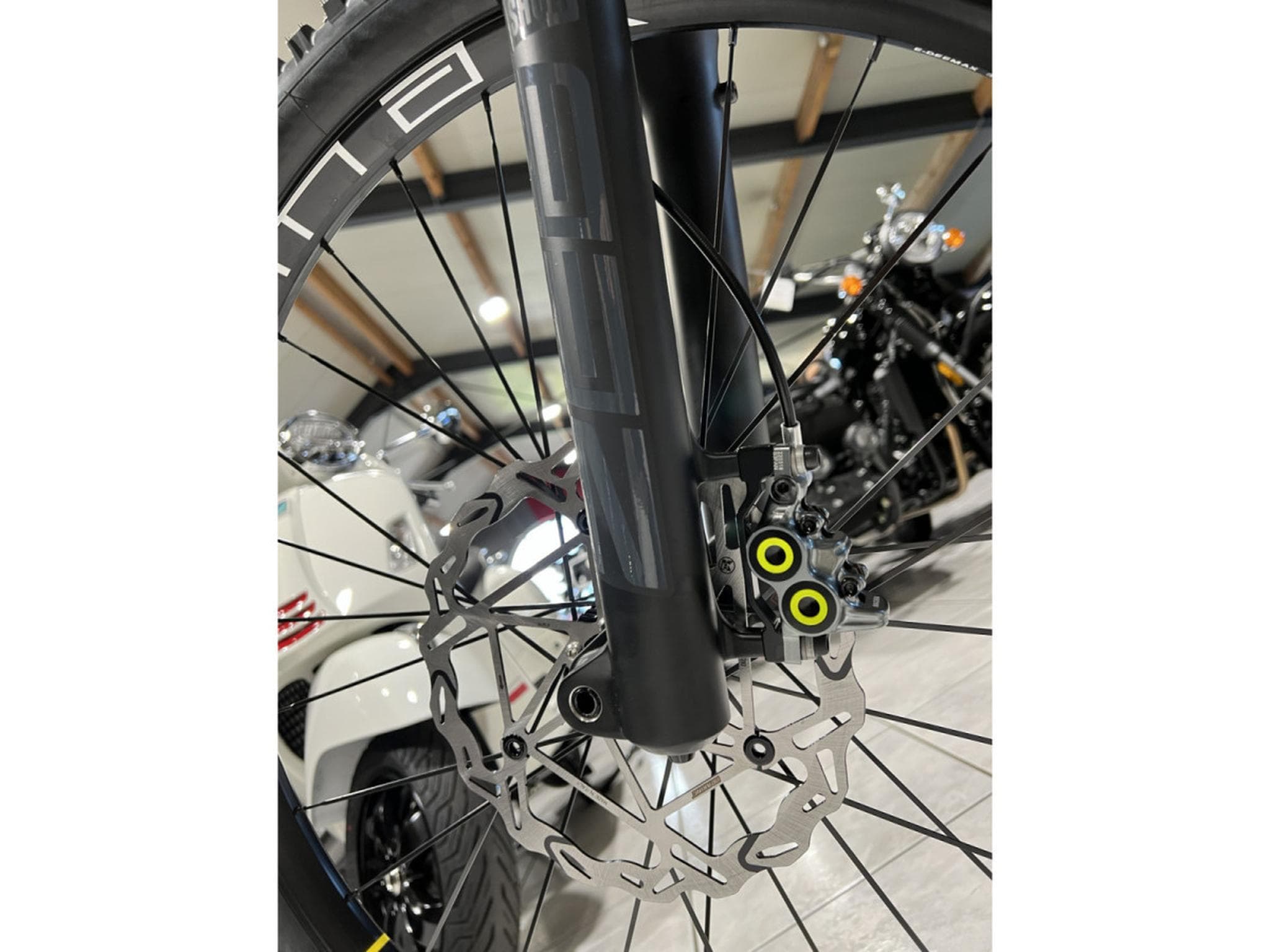 Fantic XEF 1.9 RACE L 720Wh, 29''-27,5'', freins 4 pistons, 90 Nm (2026) - Foto 7