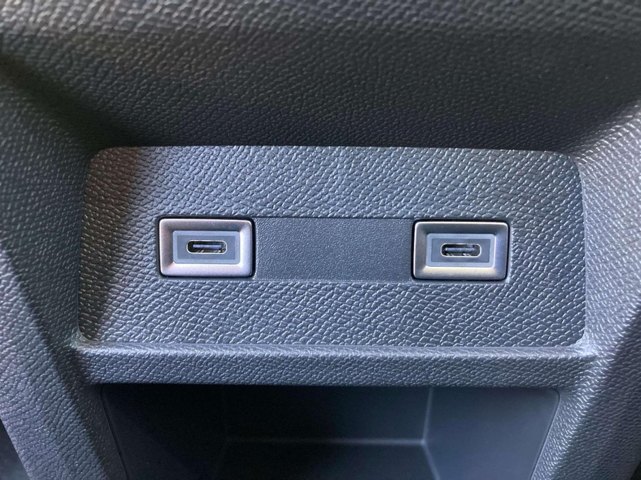 Peugeot 308 1.5 BlueHDI 130 EAT8 ALLURE (2025) - Foto 25