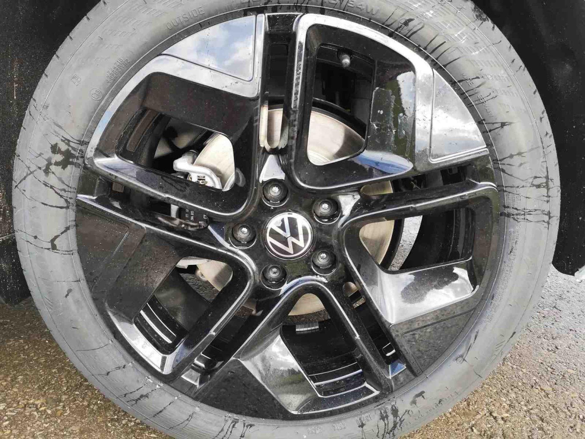 VW Passat 2.0 TDI 193 DSG 4 Motion R-Line (2026) - Foto 4