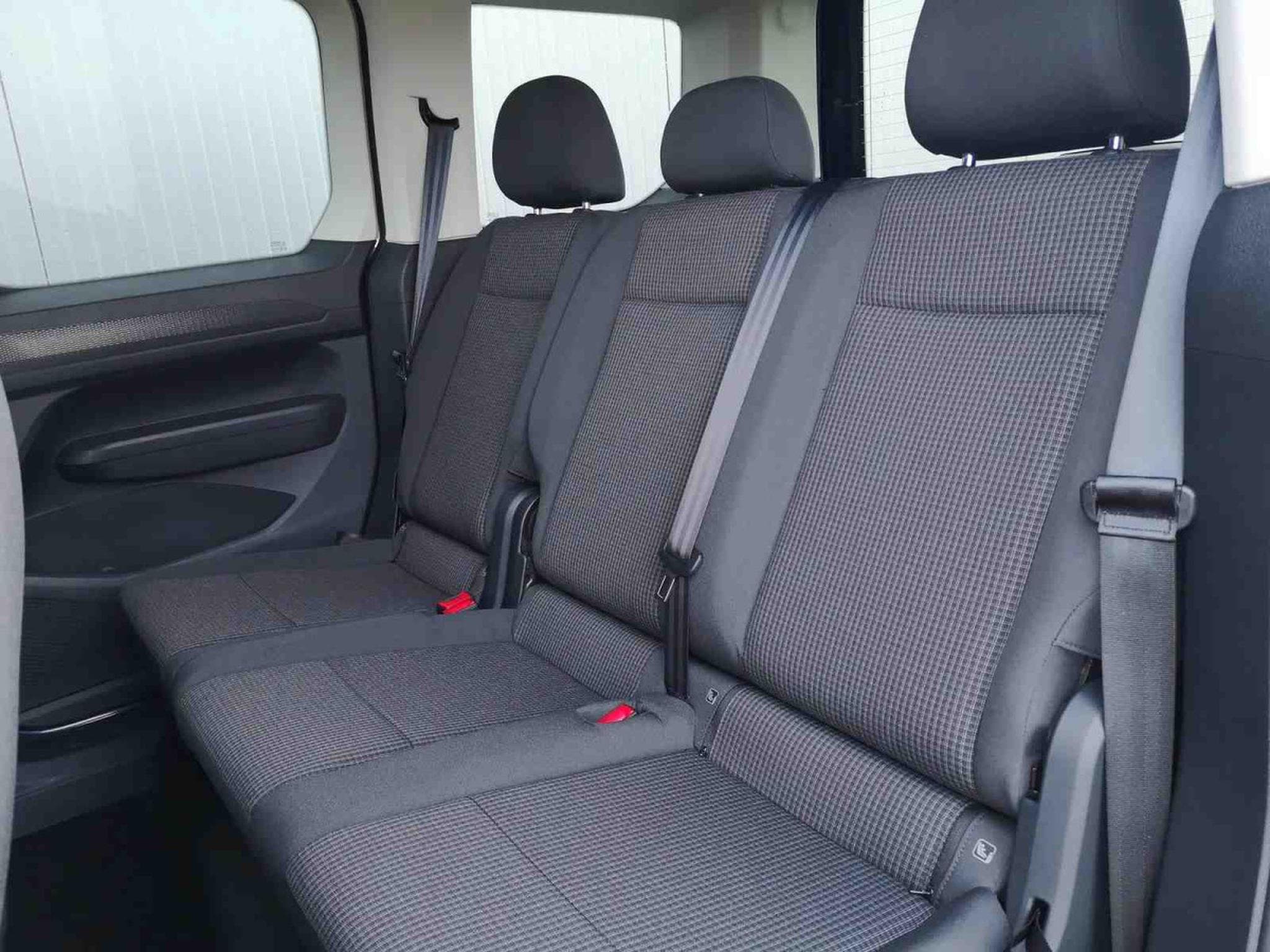 VW Caddy 1.5 TSI 116 (2025) - Foto 6