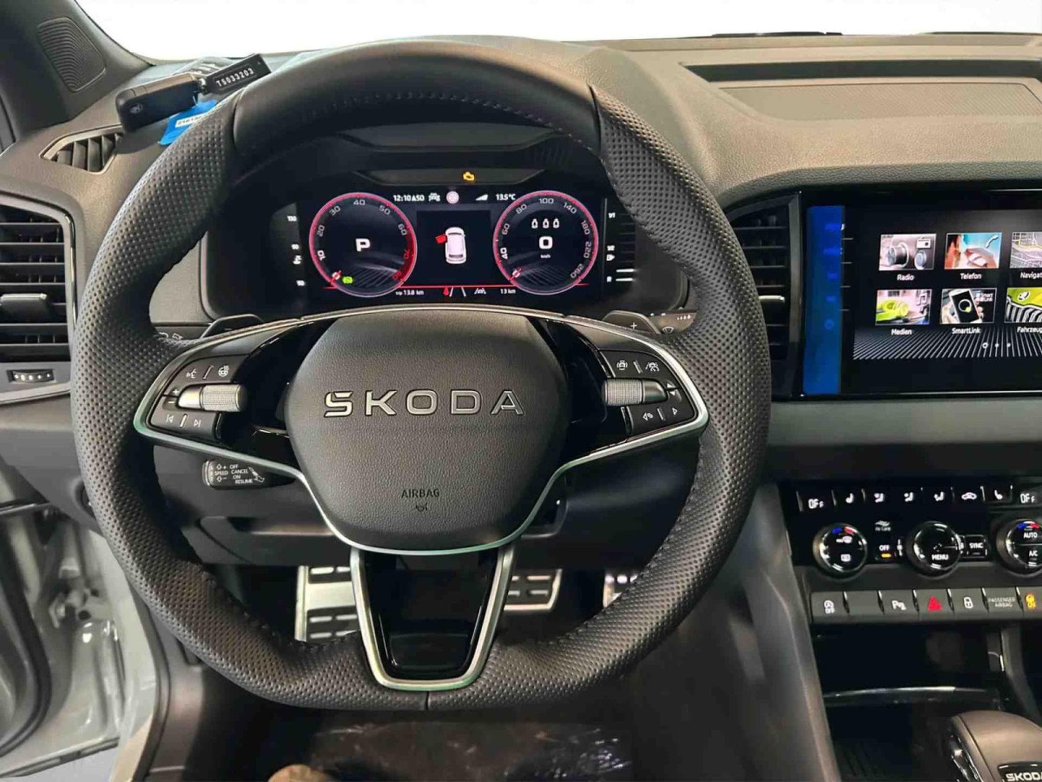 Skoda Karoq 2.0 TSi 190 DSG Sportline 4x4 (2025) - Foto 10