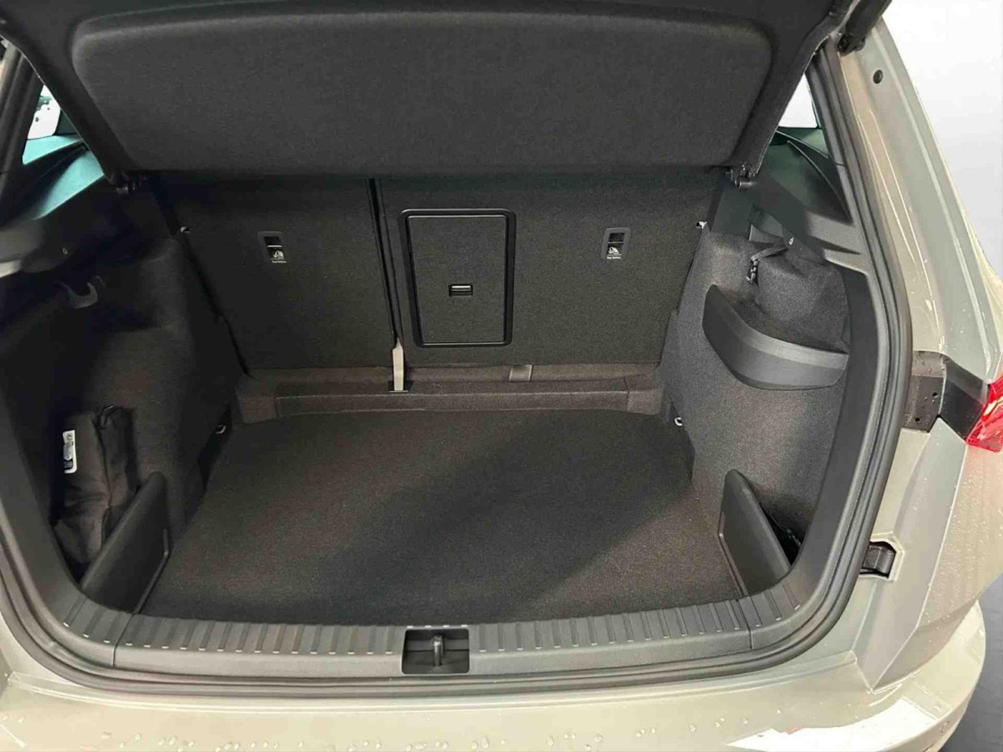 Skoda Karoq 2.0 TSi 190 DSG Sportline 4x4 (2025) - Foto 15