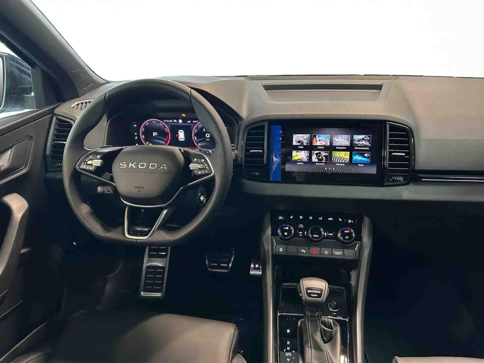 Skoda Karoq 2.0 TSi 190 DSG Sportline 4x4 (2025) - Foto 17