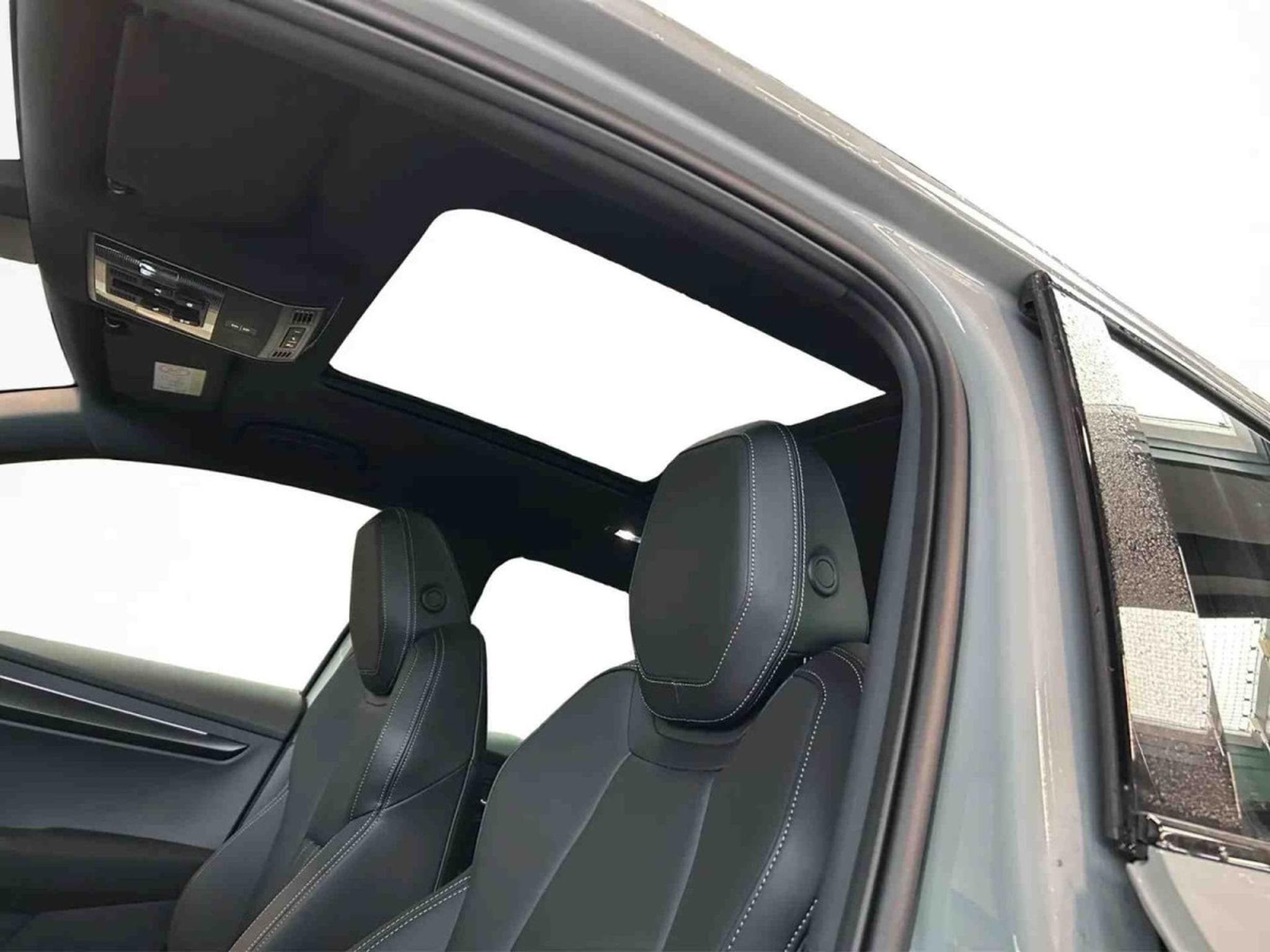 Skoda Karoq 2.0 TSi 190 DSG Sportline 4x4 (2025) - Foto 18