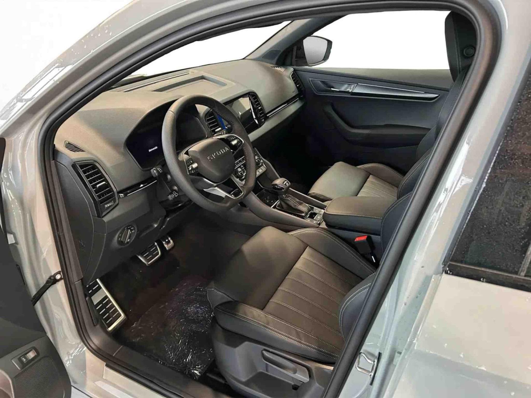 Skoda Karoq 2.0 TSi 190 DSG Sportline 4x4 (2025) - Foto 7