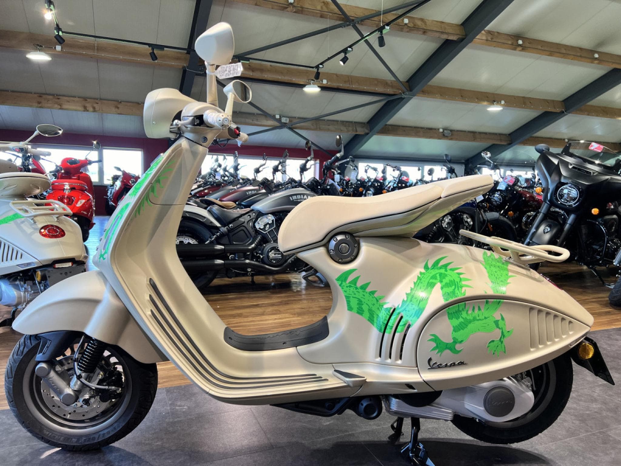 Vespa 946 DRAGON (2024) - Foto 4