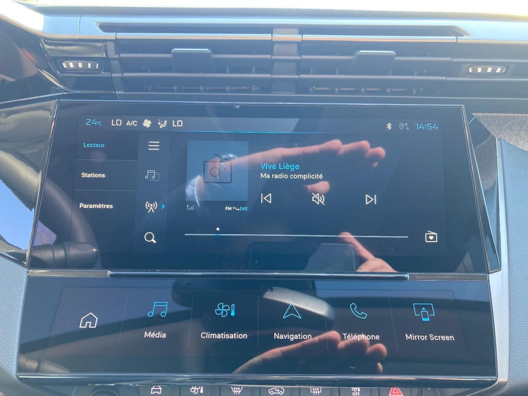 Peugeot 308 1.5 BlueHDI 130 EAT8 ALLURE (2025) - Foto 16