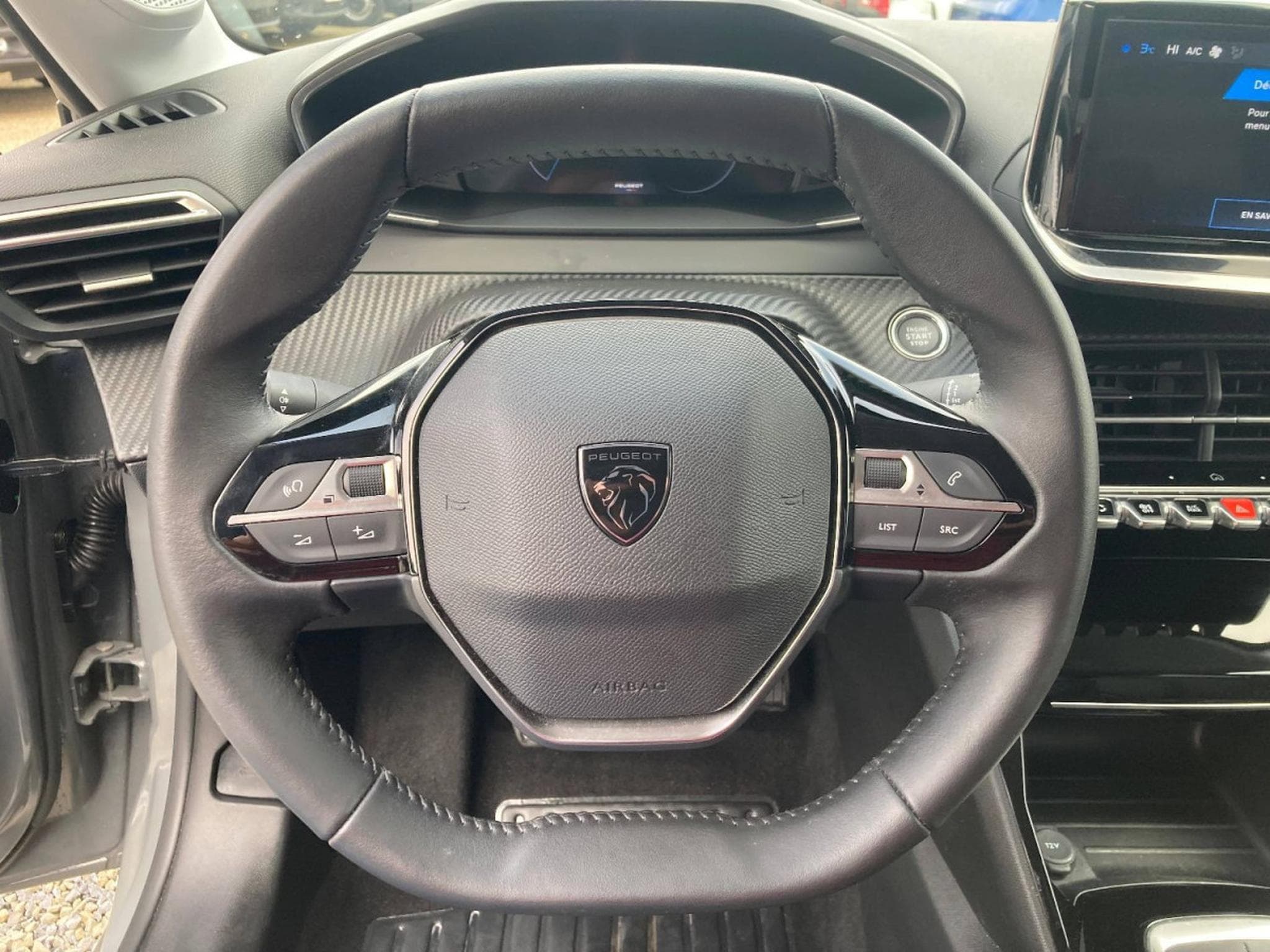 Peugeot 208 1.2 PureTech Hýbrid 110 E-DSC6 Allure (2025) - Foto 10
