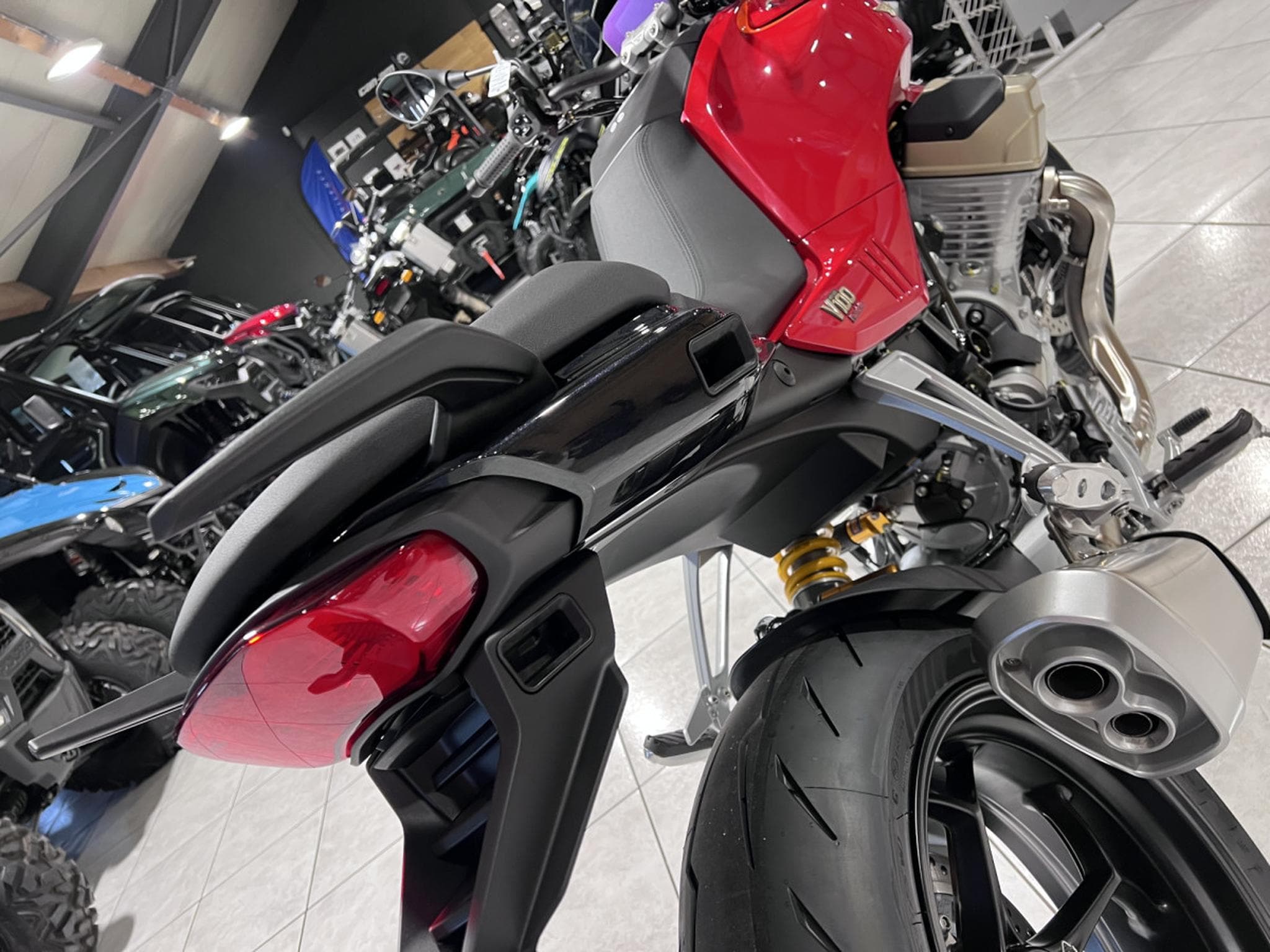 Moto Guzzi V100 S Mandello Wind Tunnel (2026) - Foto 5