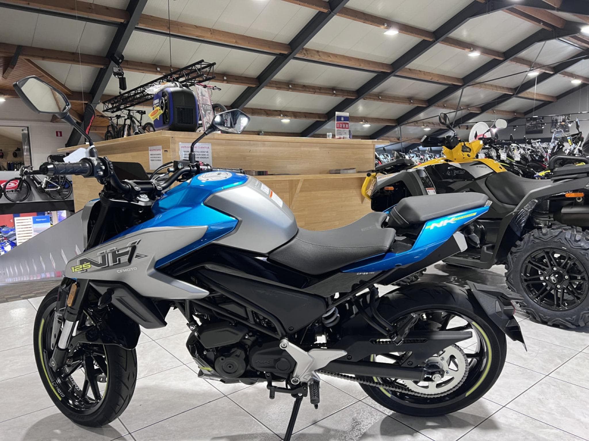 CF Moto 125 NK (2026) - Foto 4