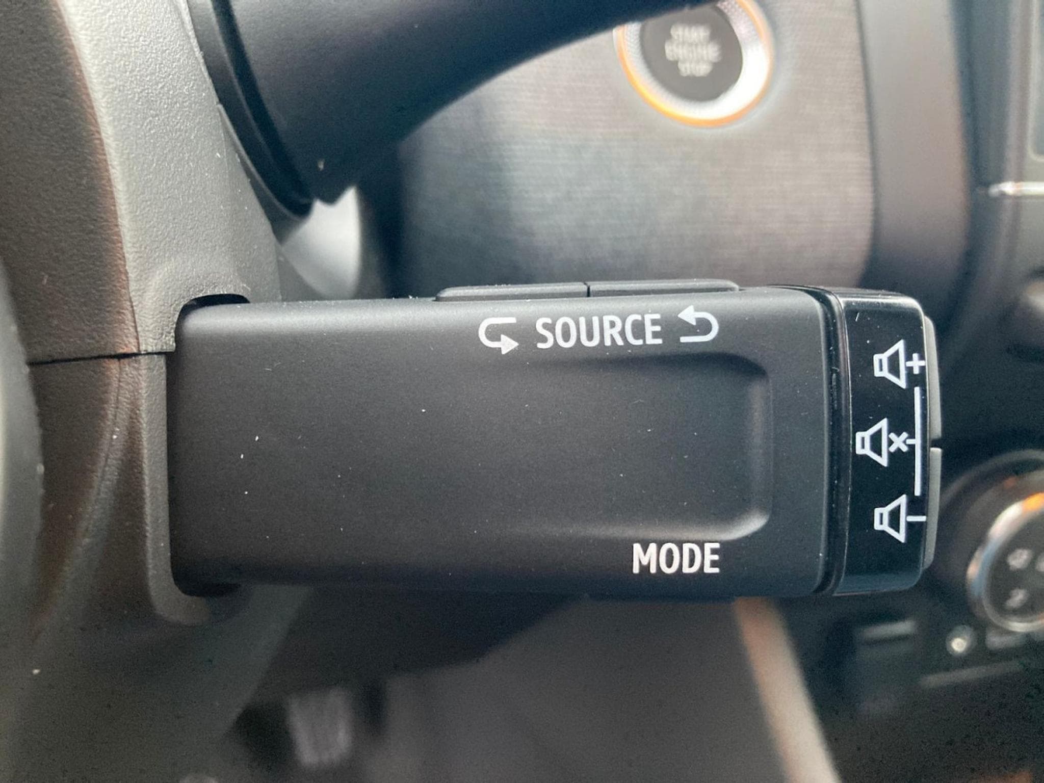 Renault Clio 1.5 dCi 101  Evolution (2025) - Foto 18