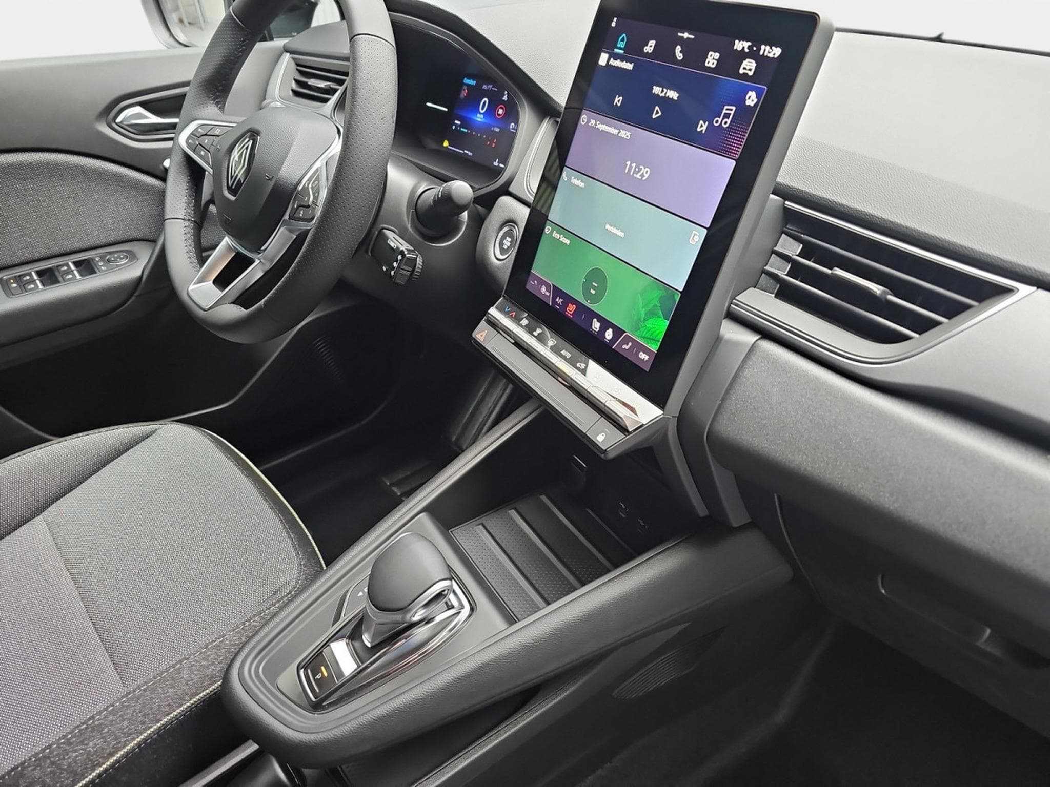 Renault Captur 1.3 TCe MHD 160 EDC Techno (2025) - Foto 16