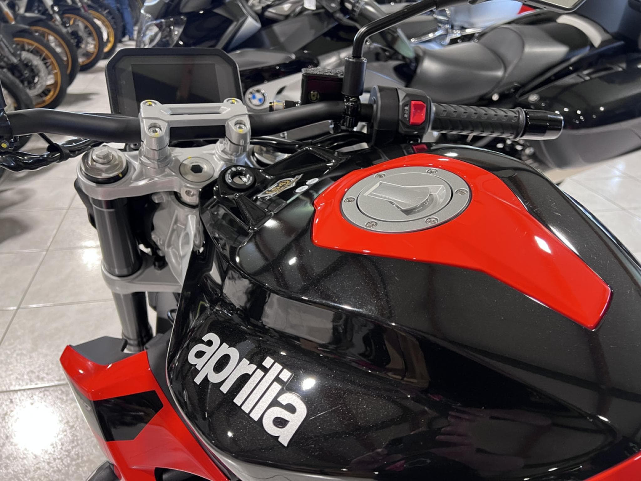 Aprilia Tuono 457 (2026) - Foto 6