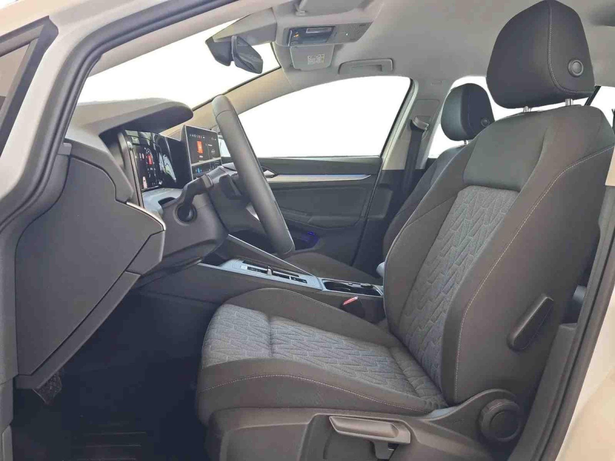 VW Golf 1.5 eTSI 150 DSG LIFE (2026) - Foto 7