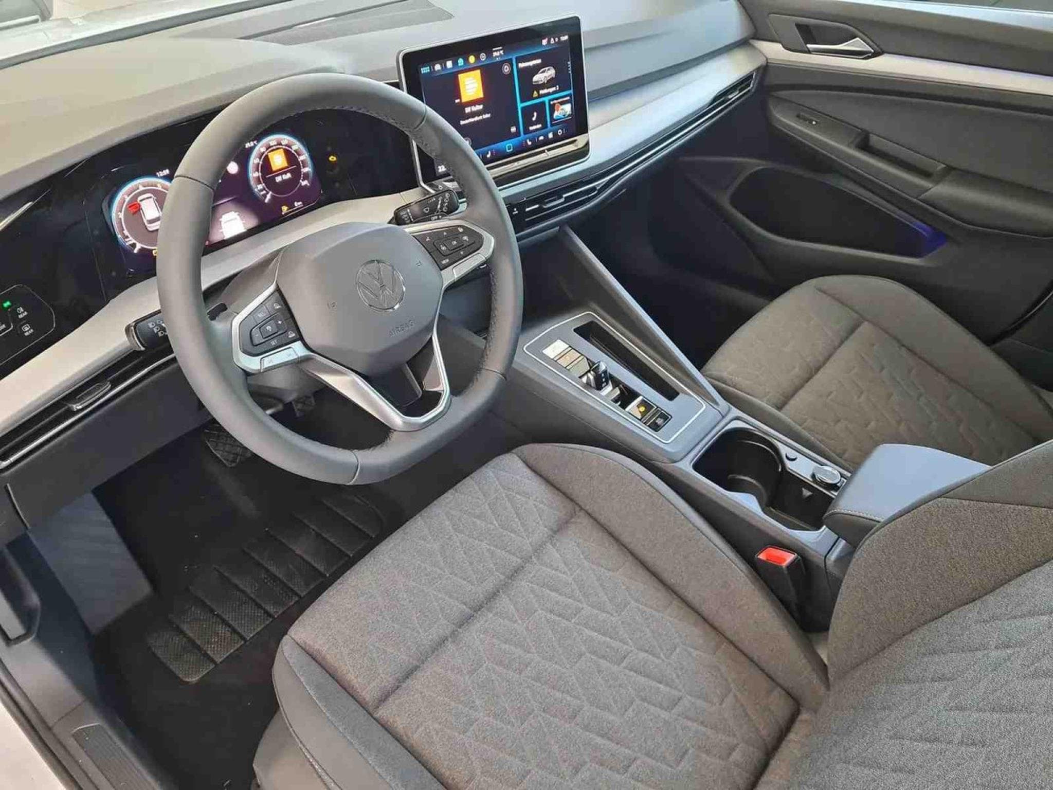 VW Golf 1.5 eTSI 150 DSG LIFE (2026) - Foto 9