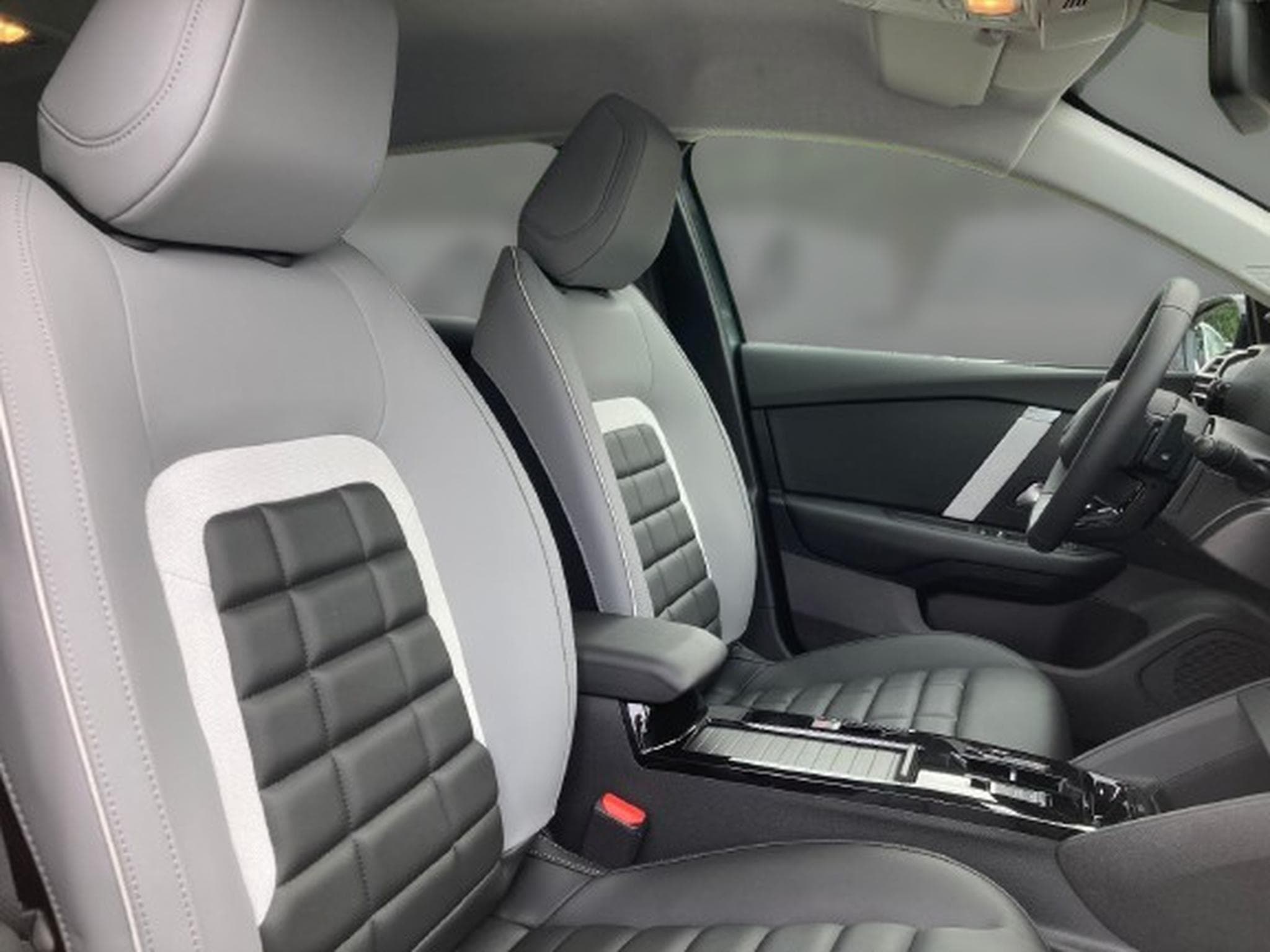 Citroën C4 1.2 Hybride e-DSC6 145 MAX (2025) - Foto 11